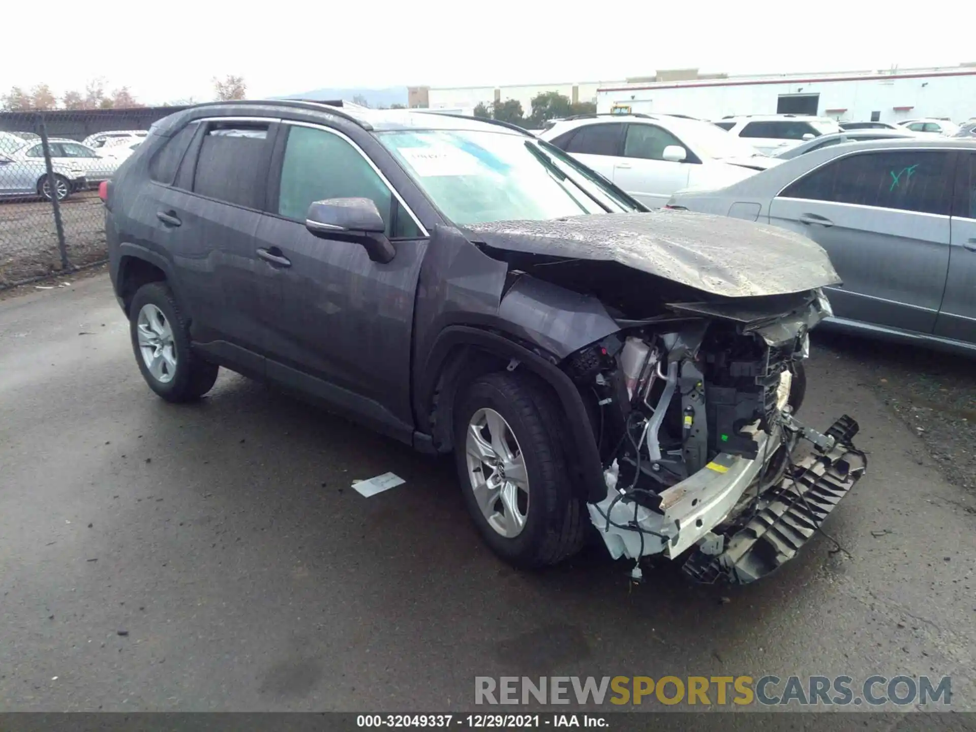 1 Photograph of a damaged car 2T3W1RFV0KW022514 TOYOTA RAV4 2019