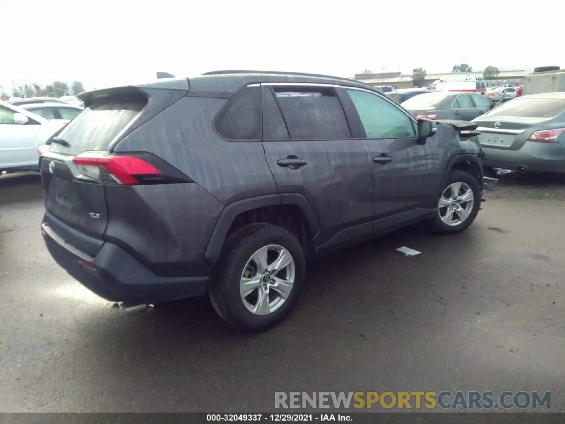 4 Photograph of a damaged car 2T3W1RFV0KW022514 TOYOTA RAV4 2019