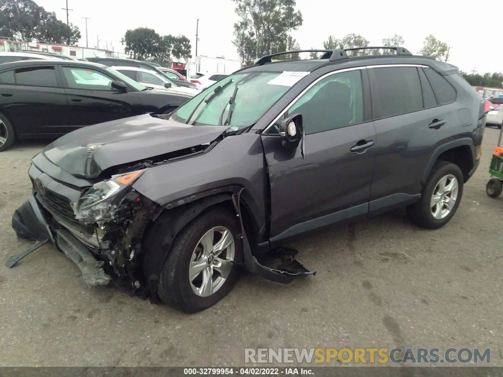 2 Photograph of a damaged car 2T3W1RFV0KW028815 TOYOTA RAV4 2019