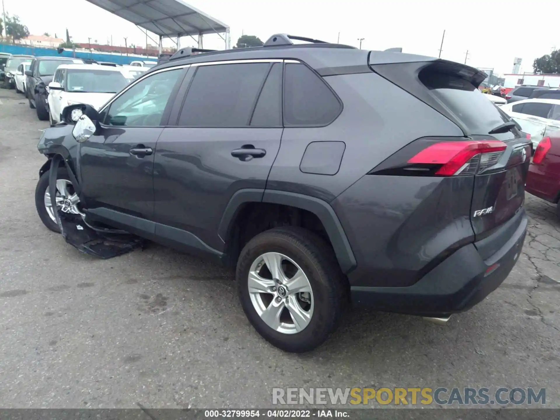 3 Photograph of a damaged car 2T3W1RFV0KW028815 TOYOTA RAV4 2019