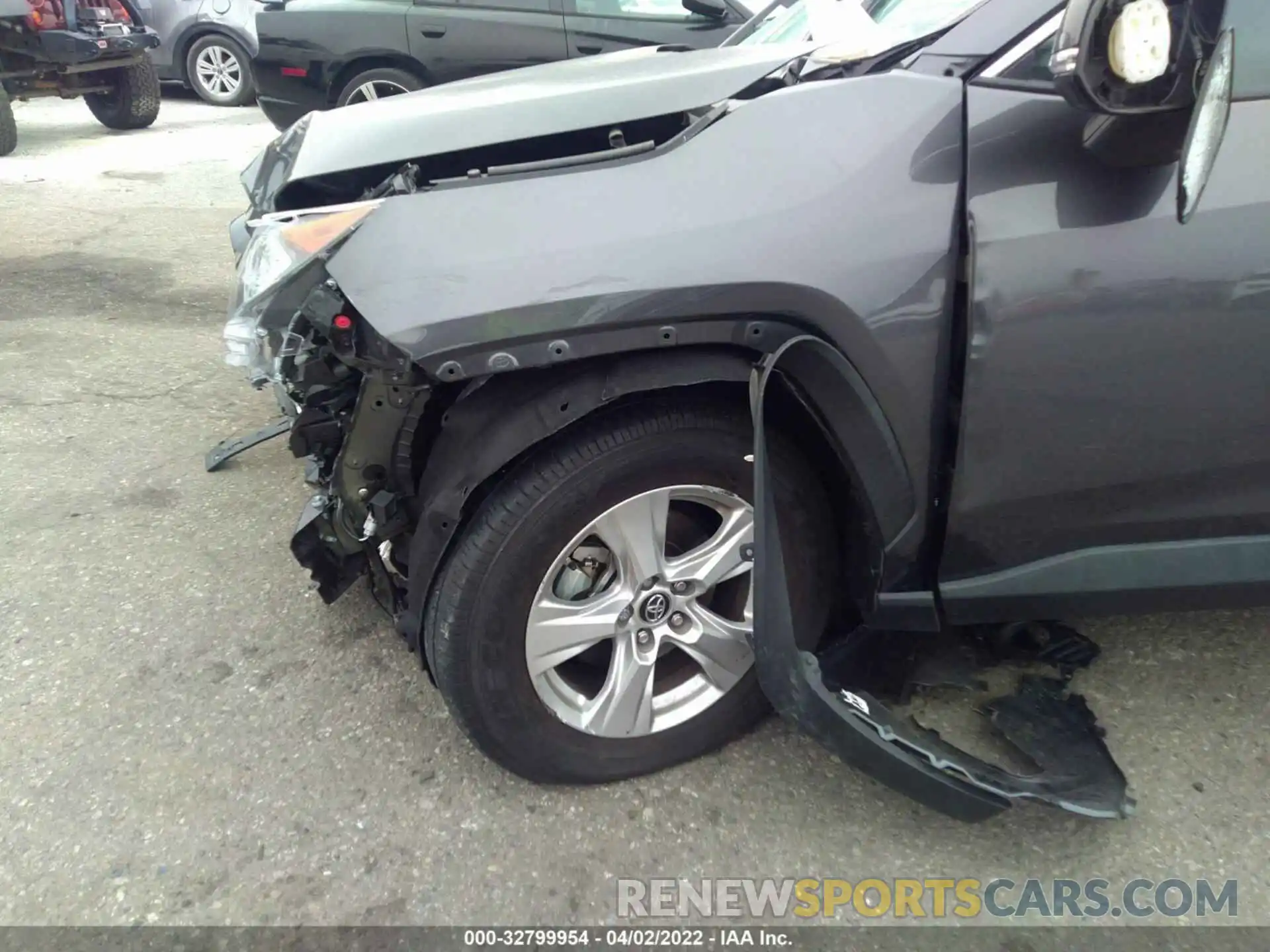 6 Photograph of a damaged car 2T3W1RFV0KW028815 TOYOTA RAV4 2019