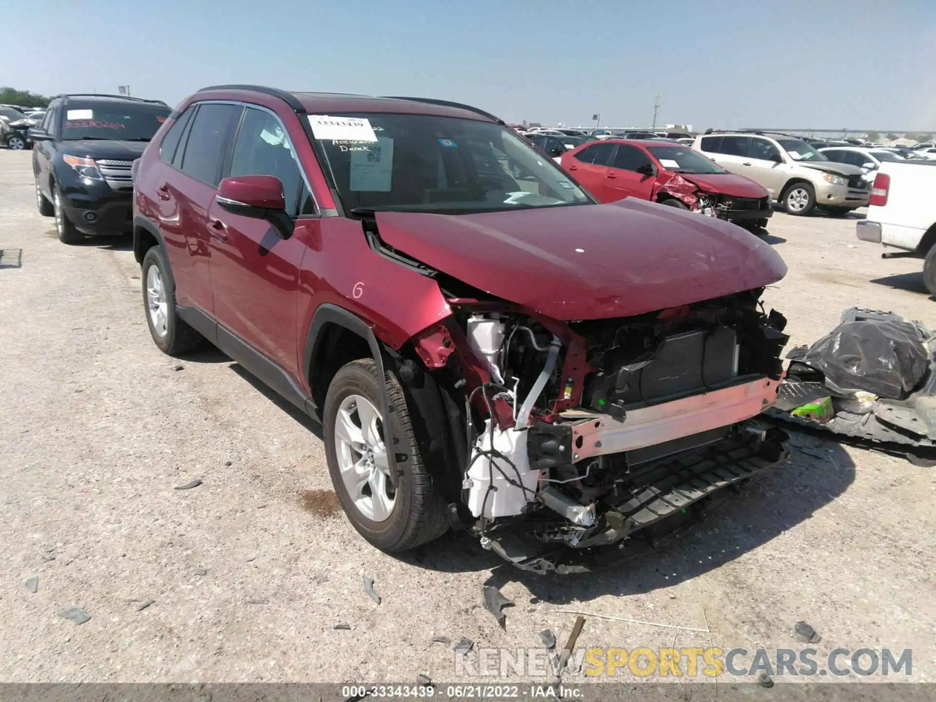 1 Photograph of a damaged car 2T3W1RFV0KW029544 TOYOTA RAV4 2019