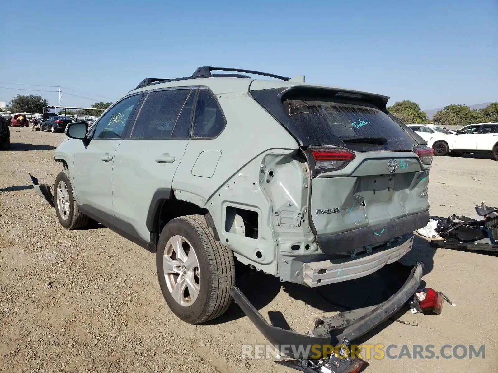 3 Photograph of a damaged car 2T3W1RFV0KW030032 TOYOTA RAV4 2019