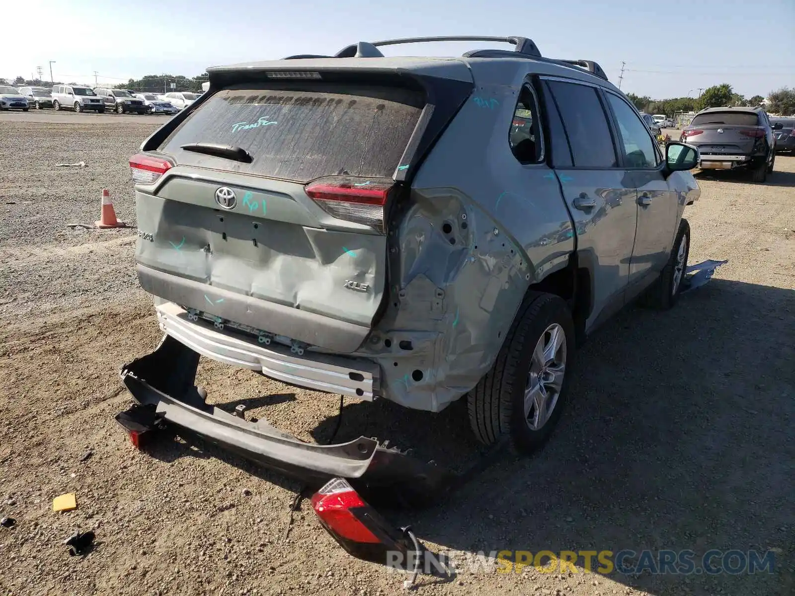 4 Photograph of a damaged car 2T3W1RFV0KW030032 TOYOTA RAV4 2019