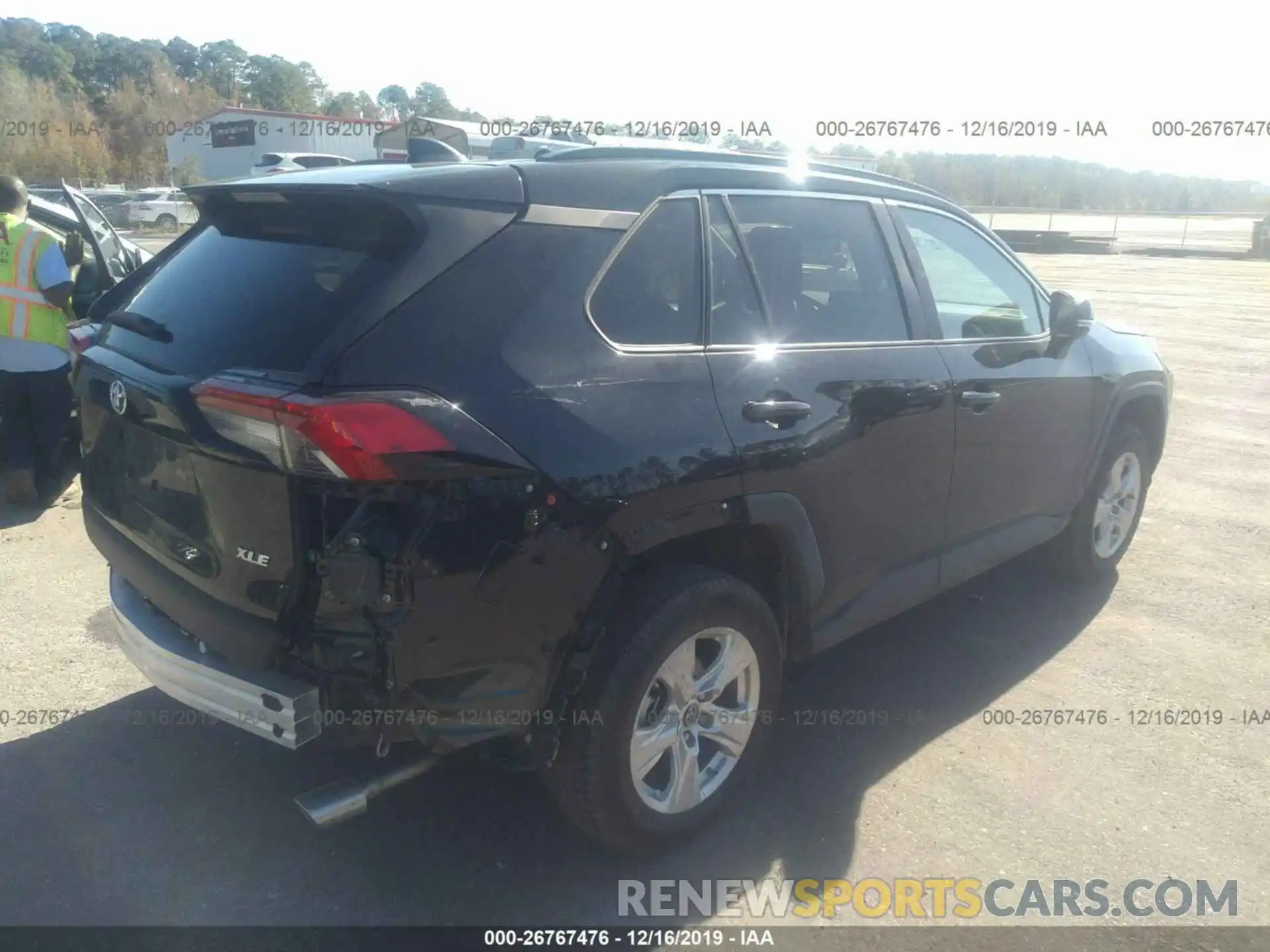 4 Photograph of a damaged car 2T3W1RFV0KW031956 TOYOTA RAV4 2019