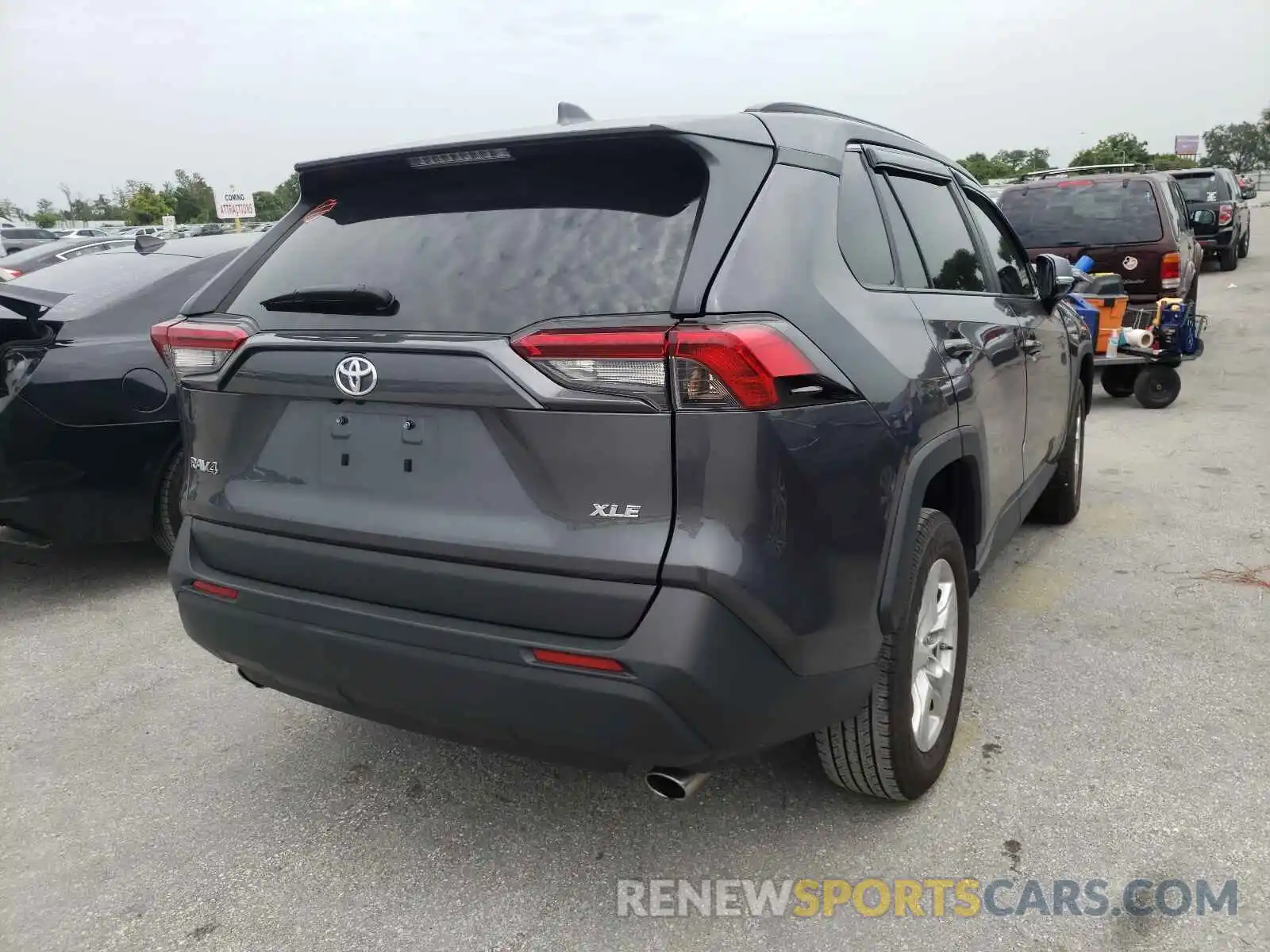 4 Photograph of a damaged car 2T3W1RFV0KW034422 TOYOTA RAV4 2019