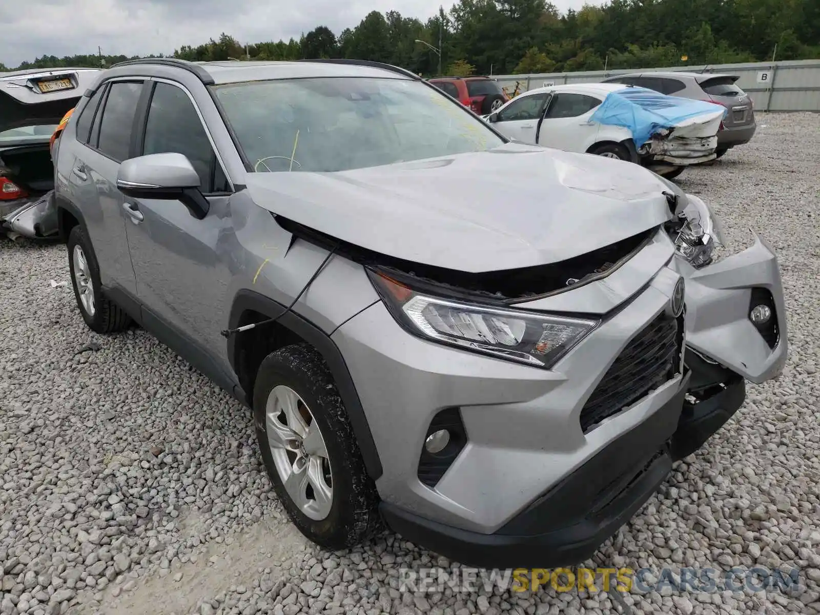 1 Photograph of a damaged car 2T3W1RFV0KW039507 TOYOTA RAV4 2019