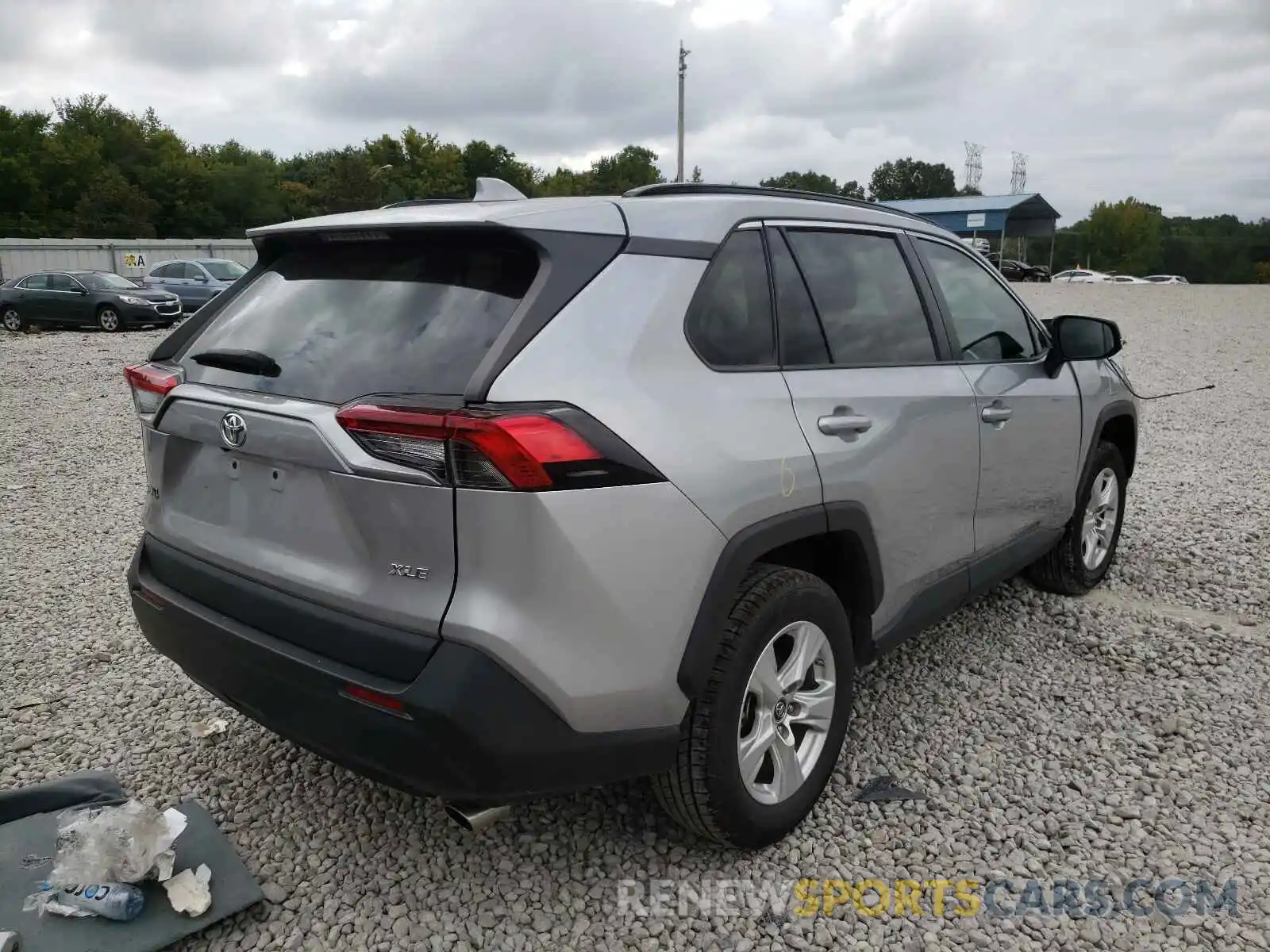 4 Photograph of a damaged car 2T3W1RFV0KW039507 TOYOTA RAV4 2019