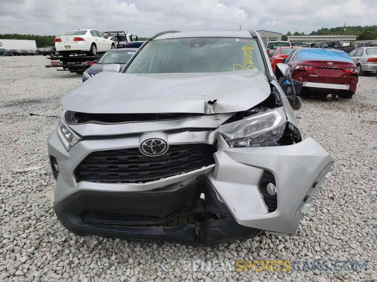 9 Photograph of a damaged car 2T3W1RFV0KW039507 TOYOTA RAV4 2019