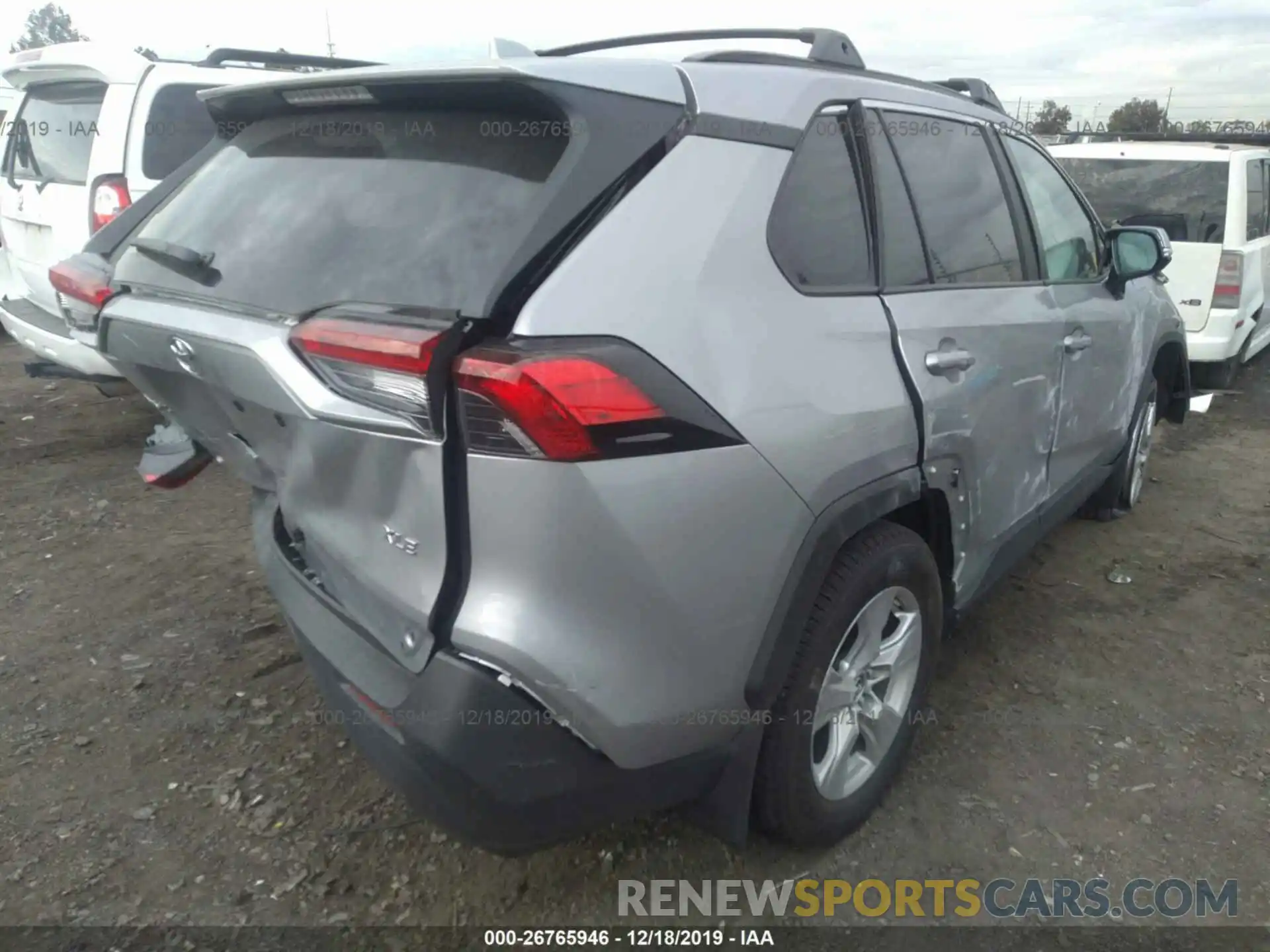 4 Photograph of a damaged car 2T3W1RFV0KW040964 TOYOTA RAV4 2019