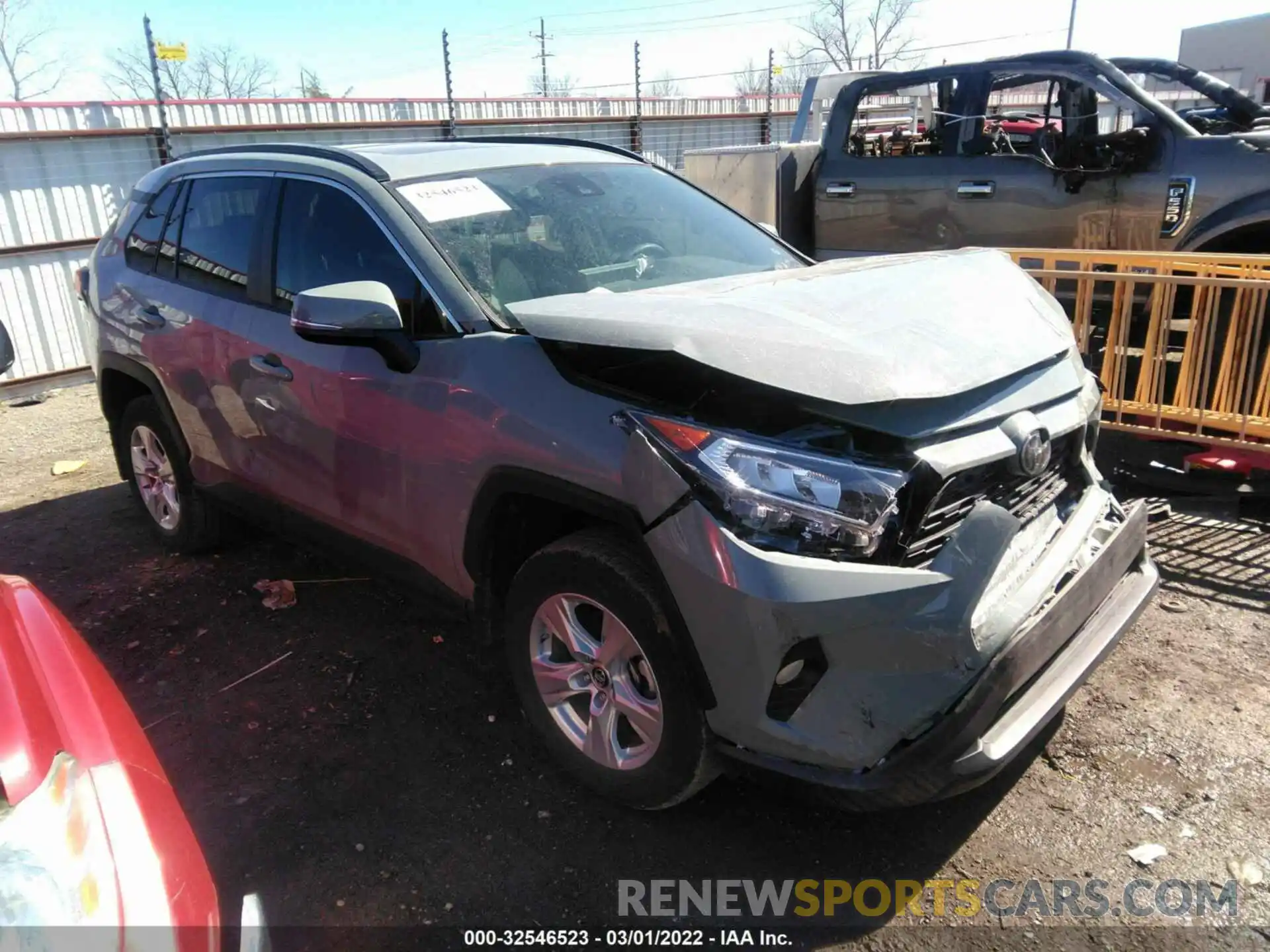 1 Photograph of a damaged car 2T3W1RFV0KW046232 TOYOTA RAV4 2019