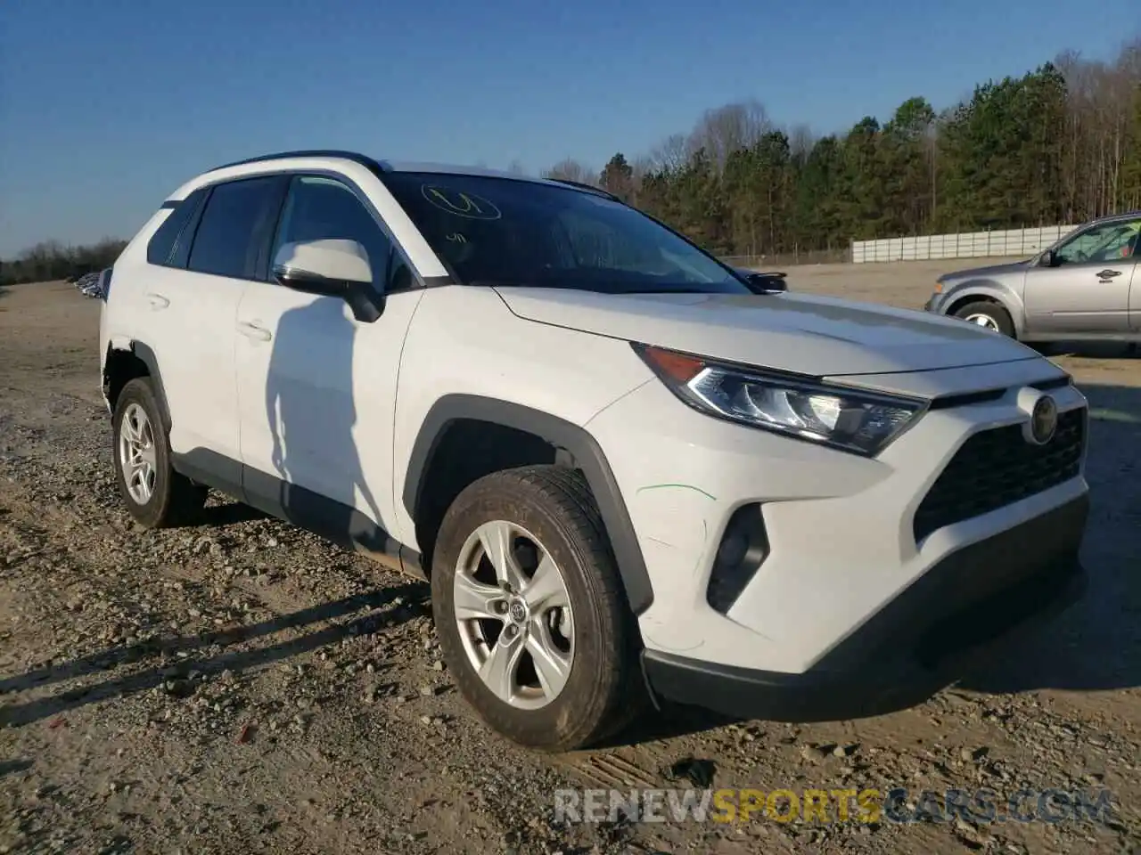 1 Photograph of a damaged car 2T3W1RFV0KW048482 TOYOTA RAV4 2019