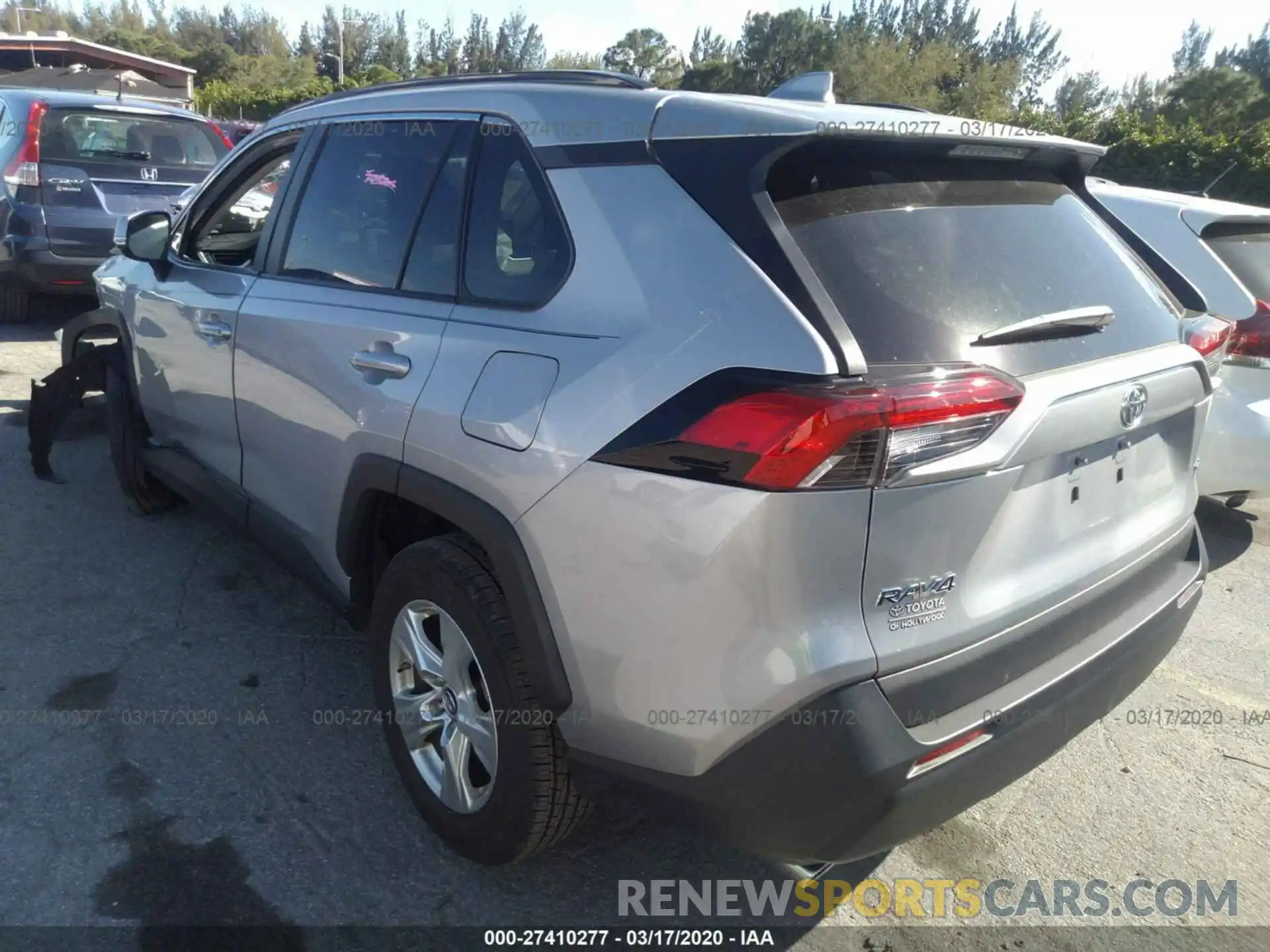 3 Photograph of a damaged car 2T3W1RFV0KW050751 TOYOTA RAV4 2019