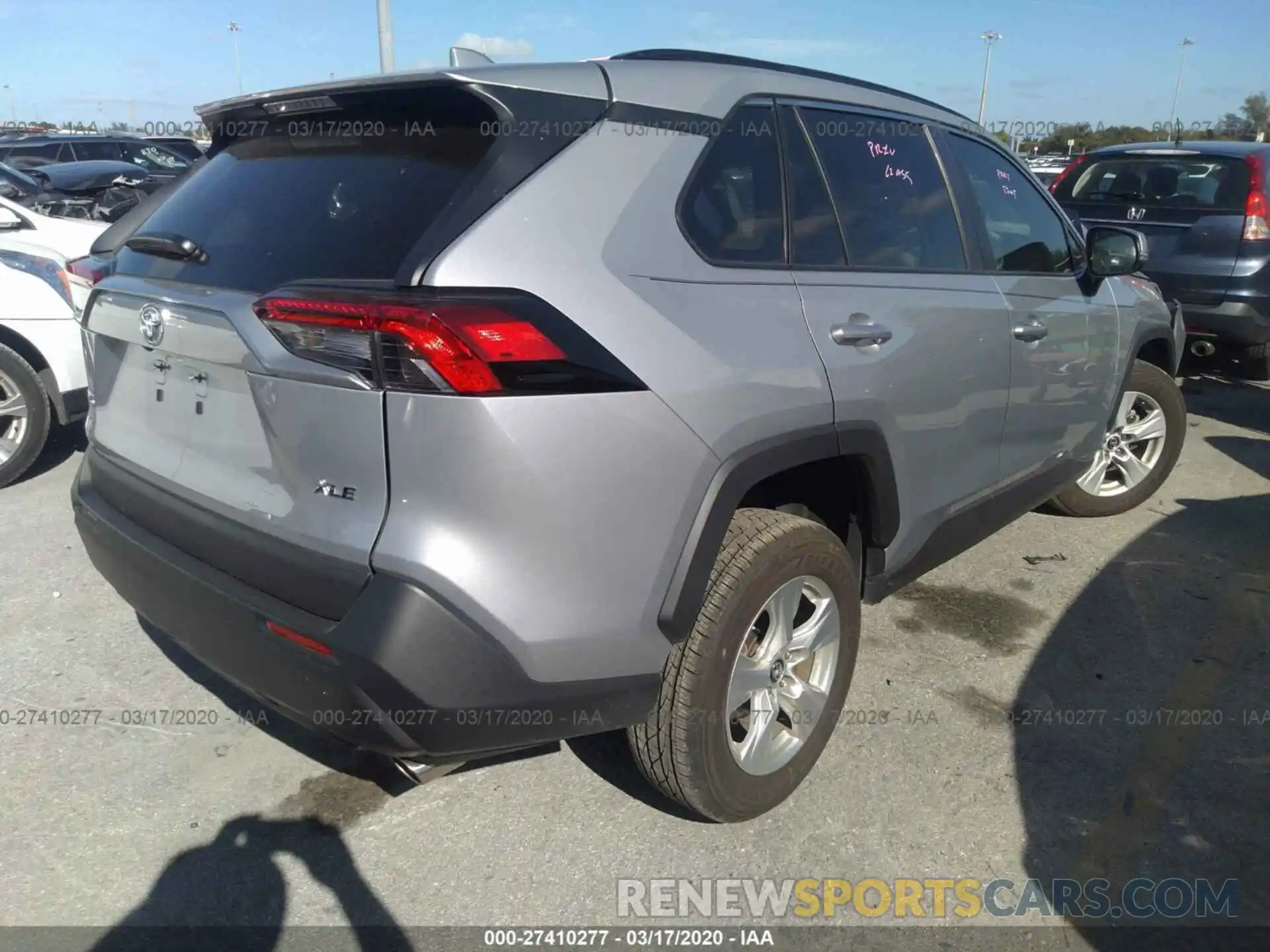 4 Photograph of a damaged car 2T3W1RFV0KW050751 TOYOTA RAV4 2019