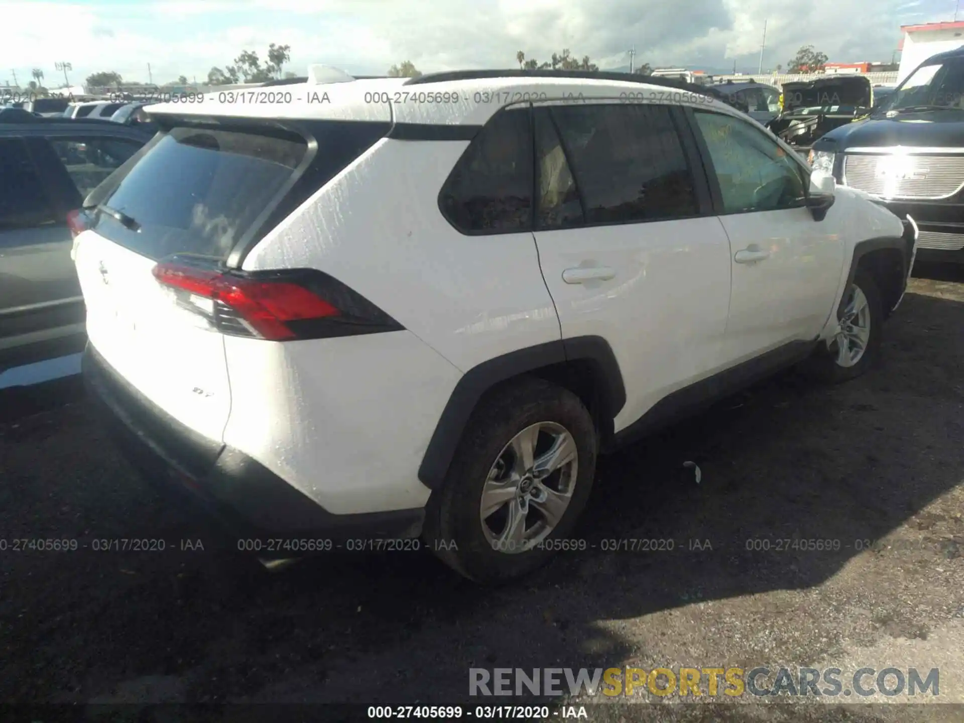 4 Фотография поврежденного автомобиля 2T3W1RFV1KC003584 TOYOTA RAV4 2019