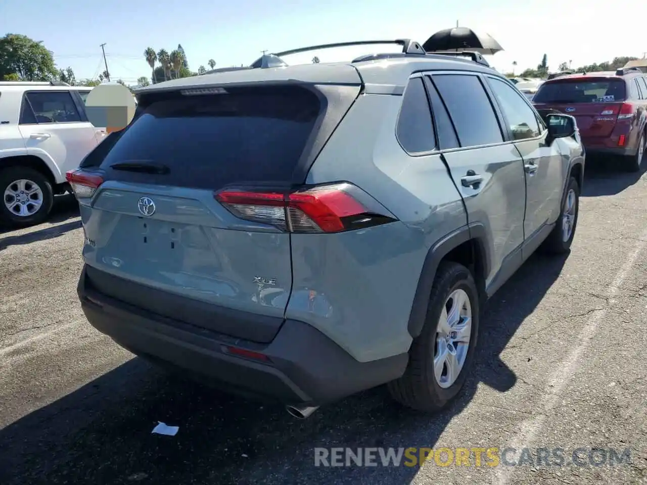 4 Photograph of a damaged car 2T3W1RFV1KC005383 TOYOTA RAV4 2019