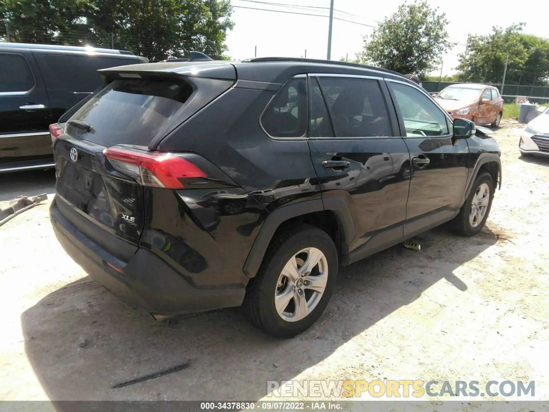 4 Photograph of a damaged car 2T3W1RFV1KC006081 TOYOTA RAV4 2019