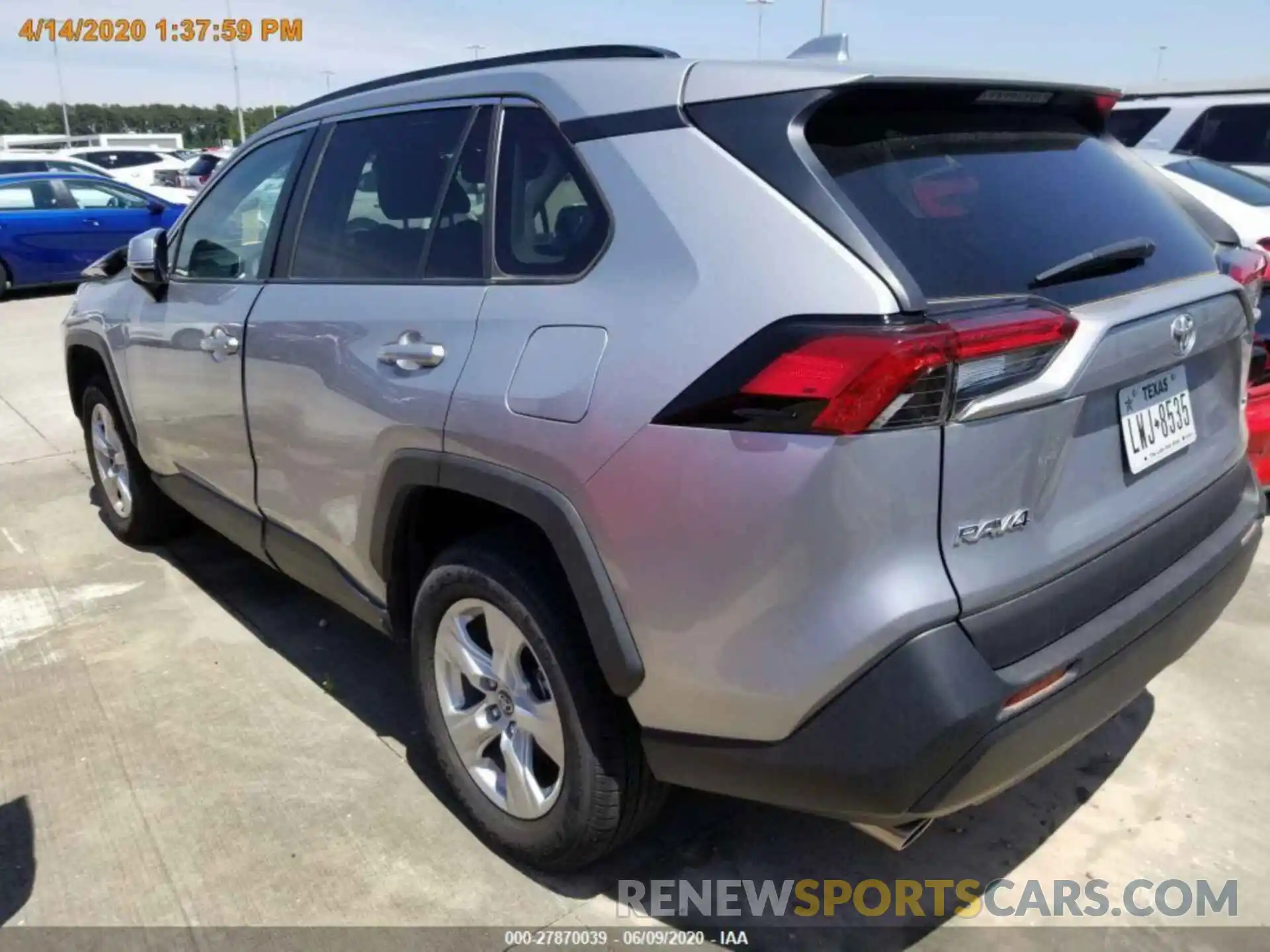 16 Photograph of a damaged car 2T3W1RFV1KC006288 TOYOTA RAV4 2019