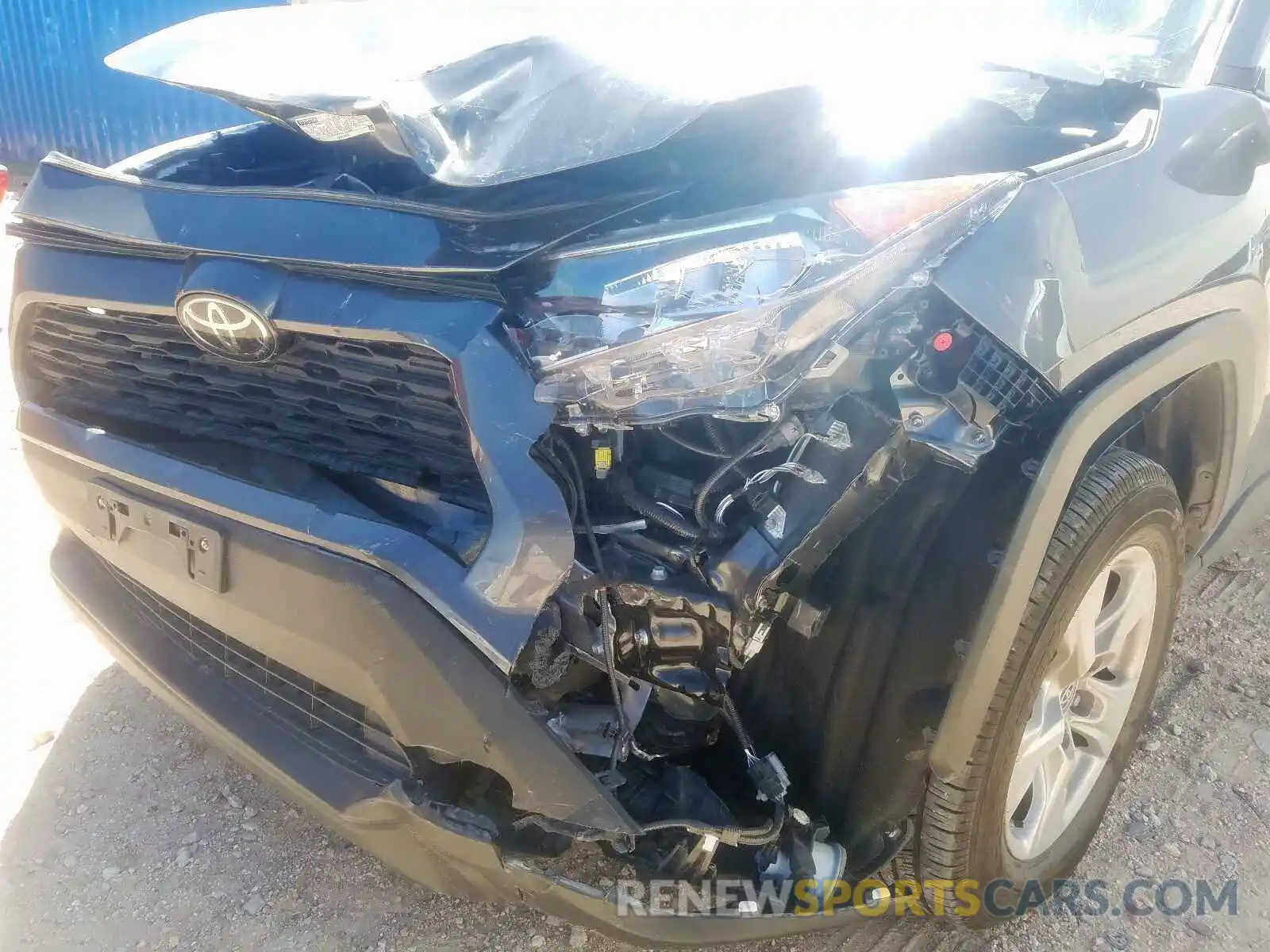 9 Photograph of a damaged car 2T3W1RFV1KC010759 TOYOTA RAV4 2019