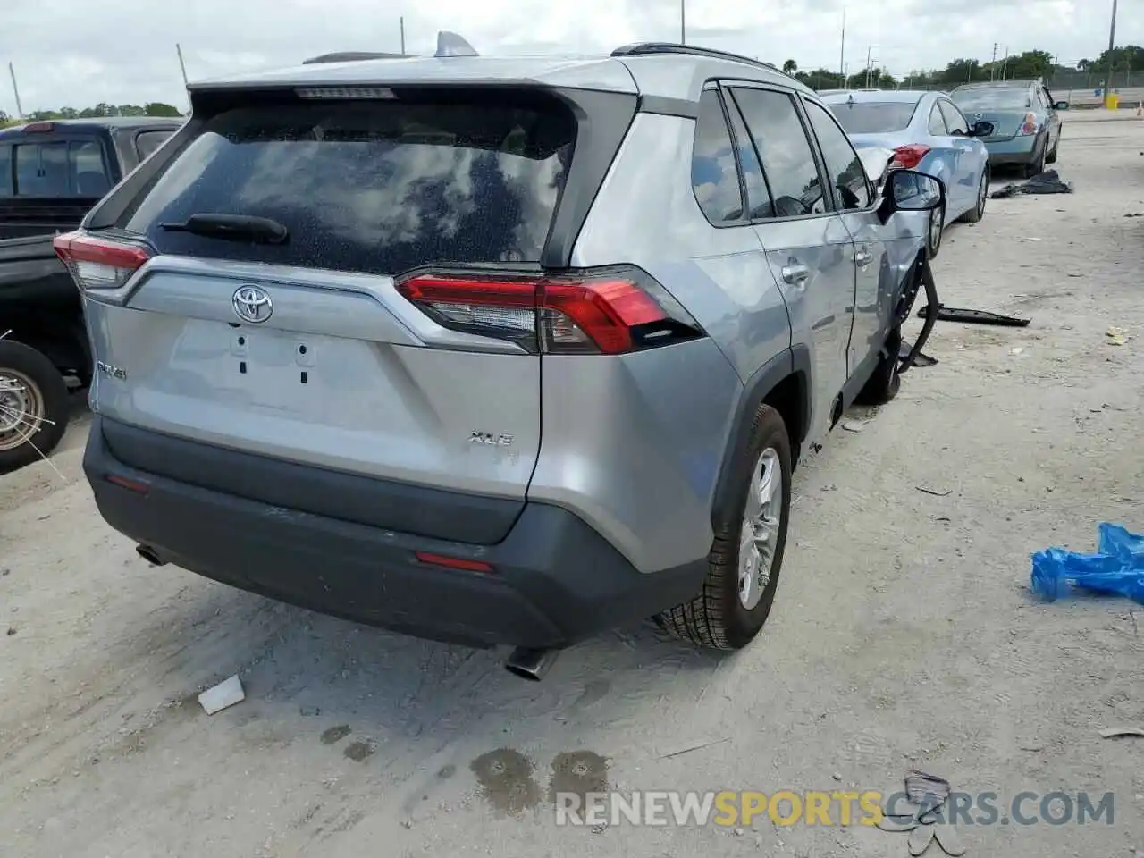 4 Photograph of a damaged car 2T3W1RFV1KC013774 TOYOTA RAV4 2019