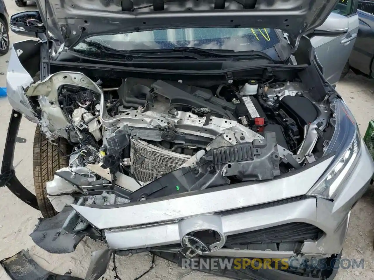 7 Photograph of a damaged car 2T3W1RFV1KC013774 TOYOTA RAV4 2019