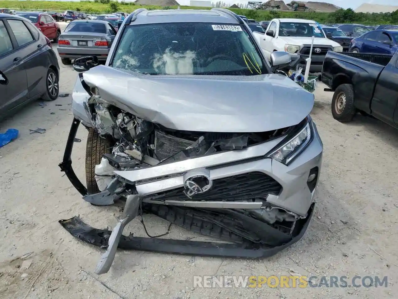 9 Photograph of a damaged car 2T3W1RFV1KC013774 TOYOTA RAV4 2019