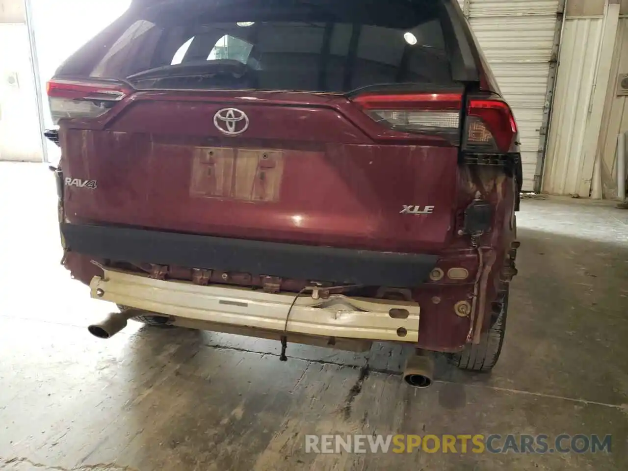 9 Photograph of a damaged car 2T3W1RFV1KC030607 TOYOTA RAV4 2019