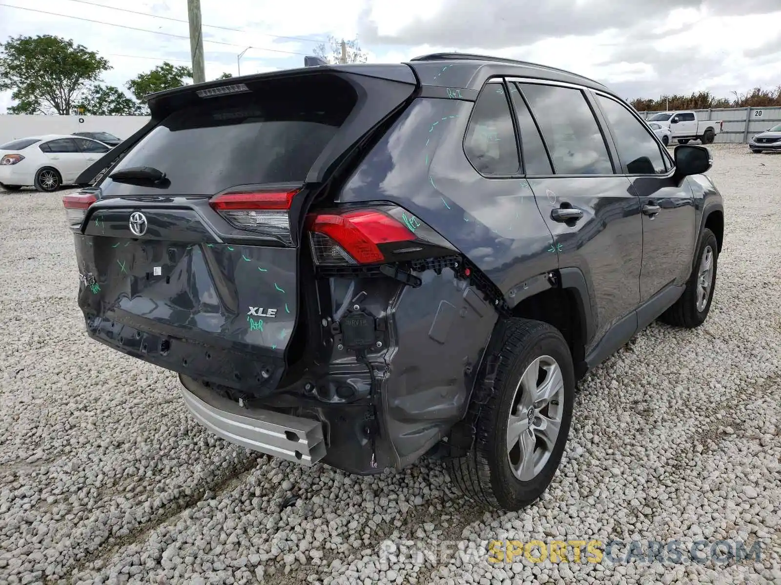 4 Photograph of a damaged car 2T3W1RFV1KW001901 TOYOTA RAV4 2019