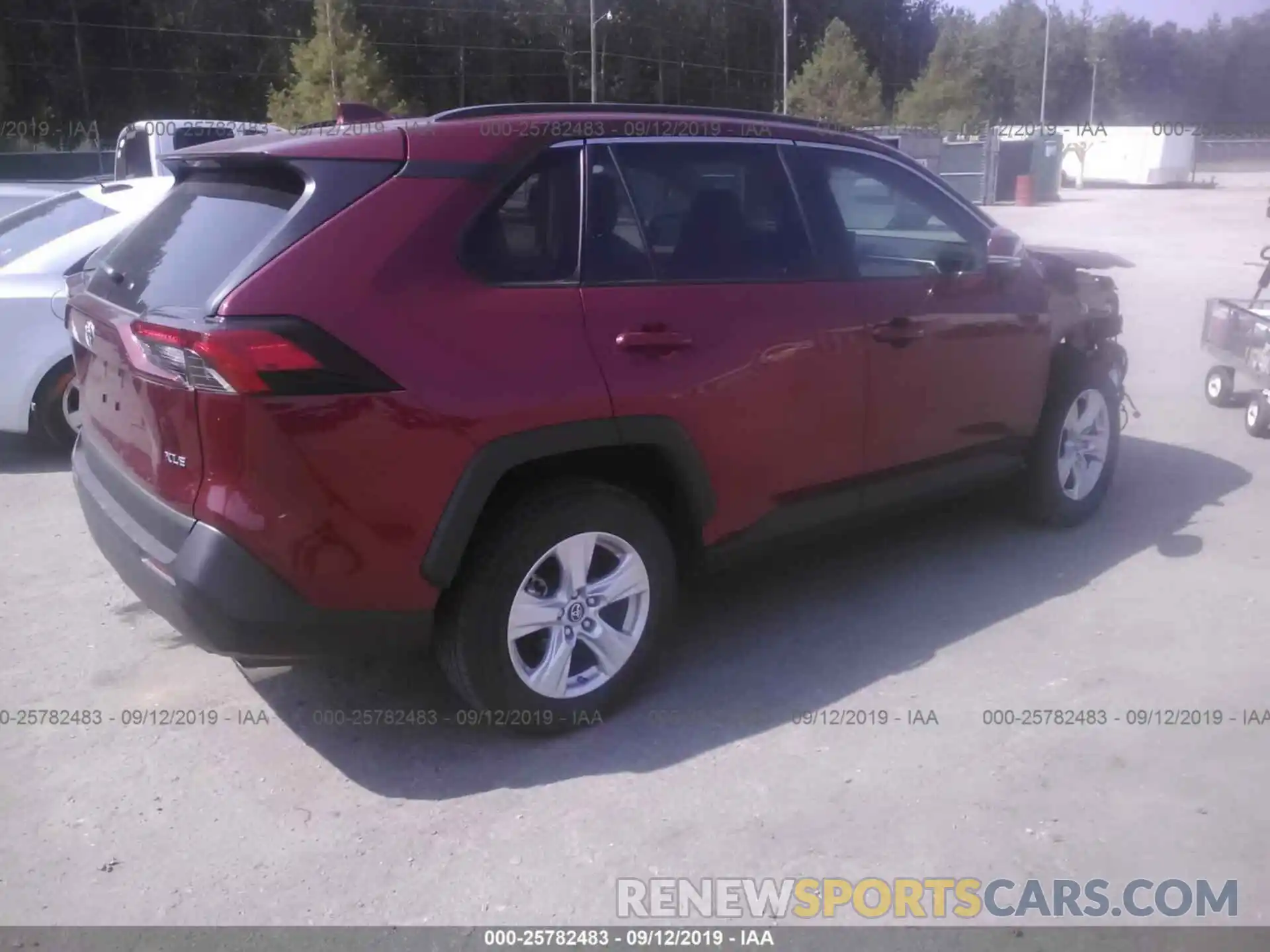 4 Photograph of a damaged car 2T3W1RFV1KW011411 TOYOTA RAV4 2019