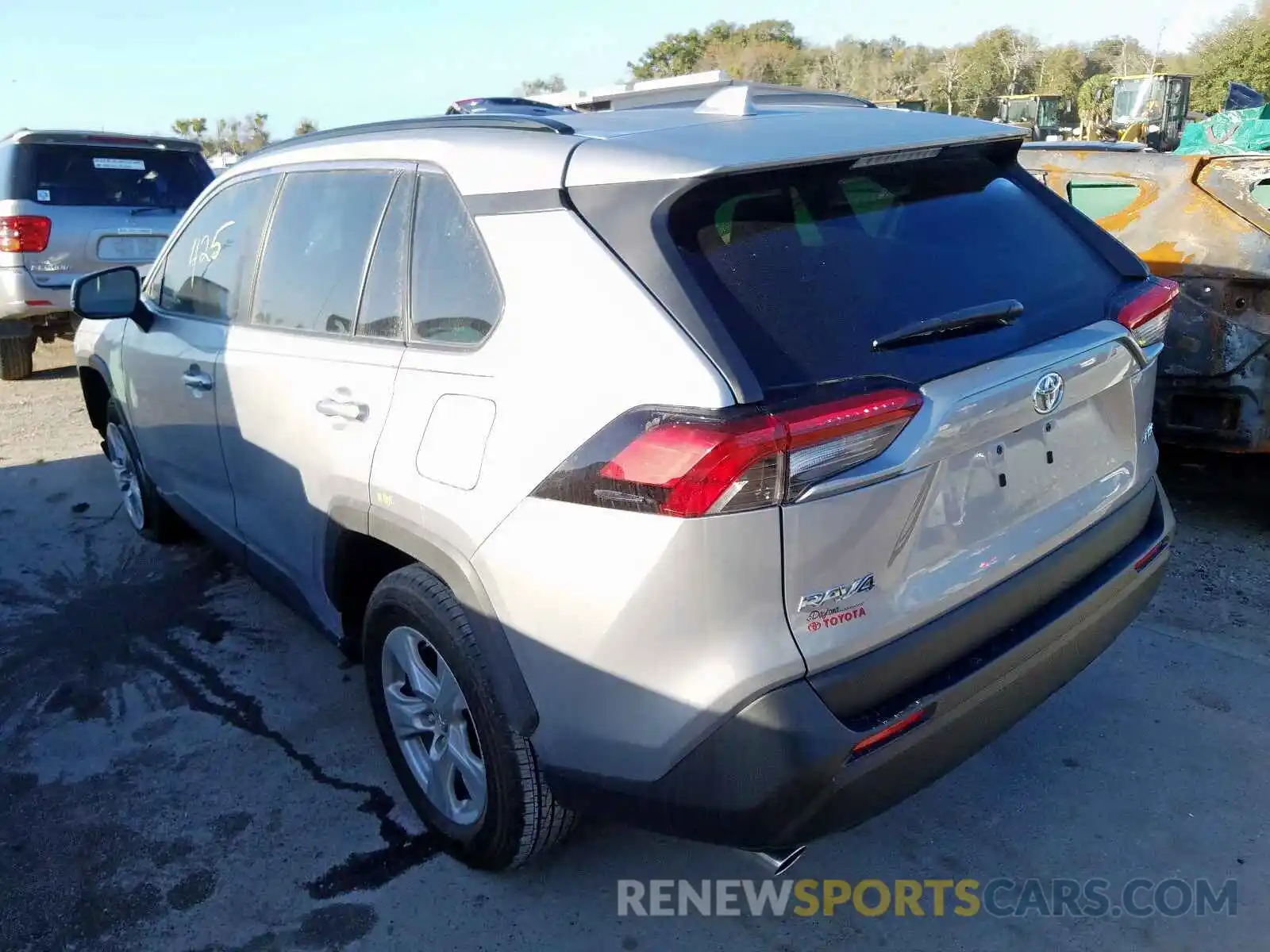 3 Photograph of a damaged car 2T3W1RFV1KW011487 TOYOTA RAV4 2019