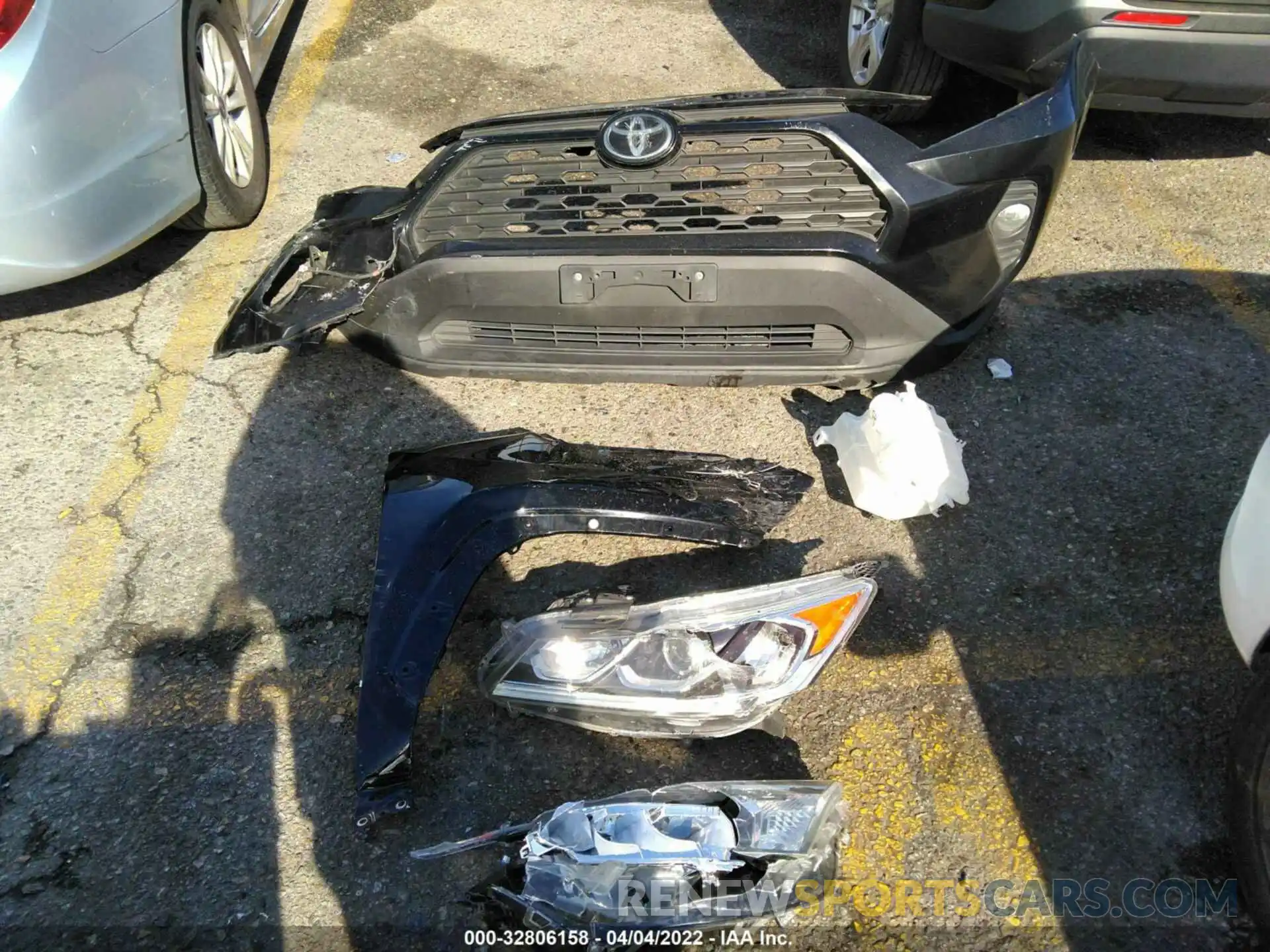 12 Photograph of a damaged car 2T3W1RFV1KW013160 TOYOTA RAV4 2019