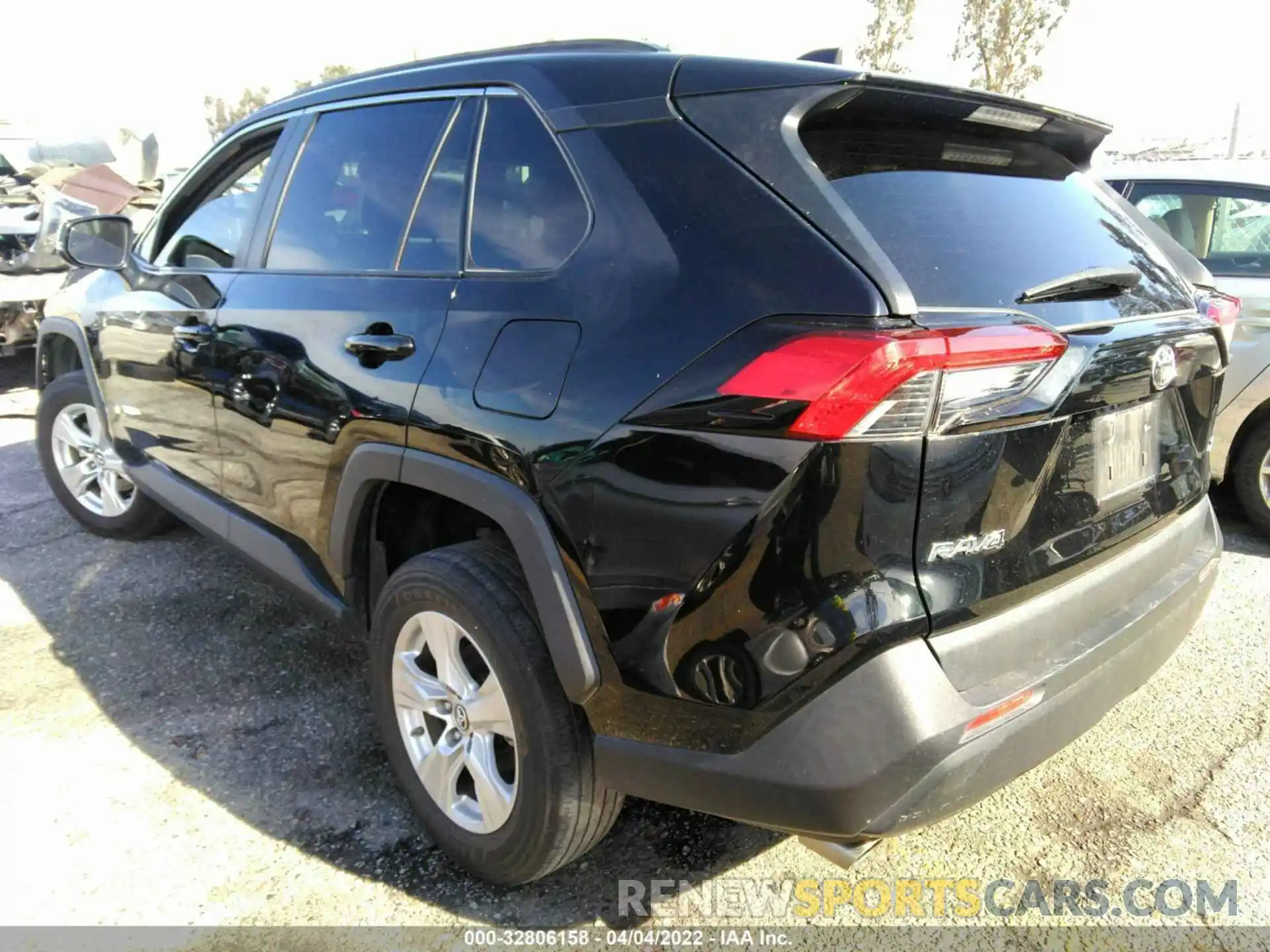 3 Photograph of a damaged car 2T3W1RFV1KW013160 TOYOTA RAV4 2019