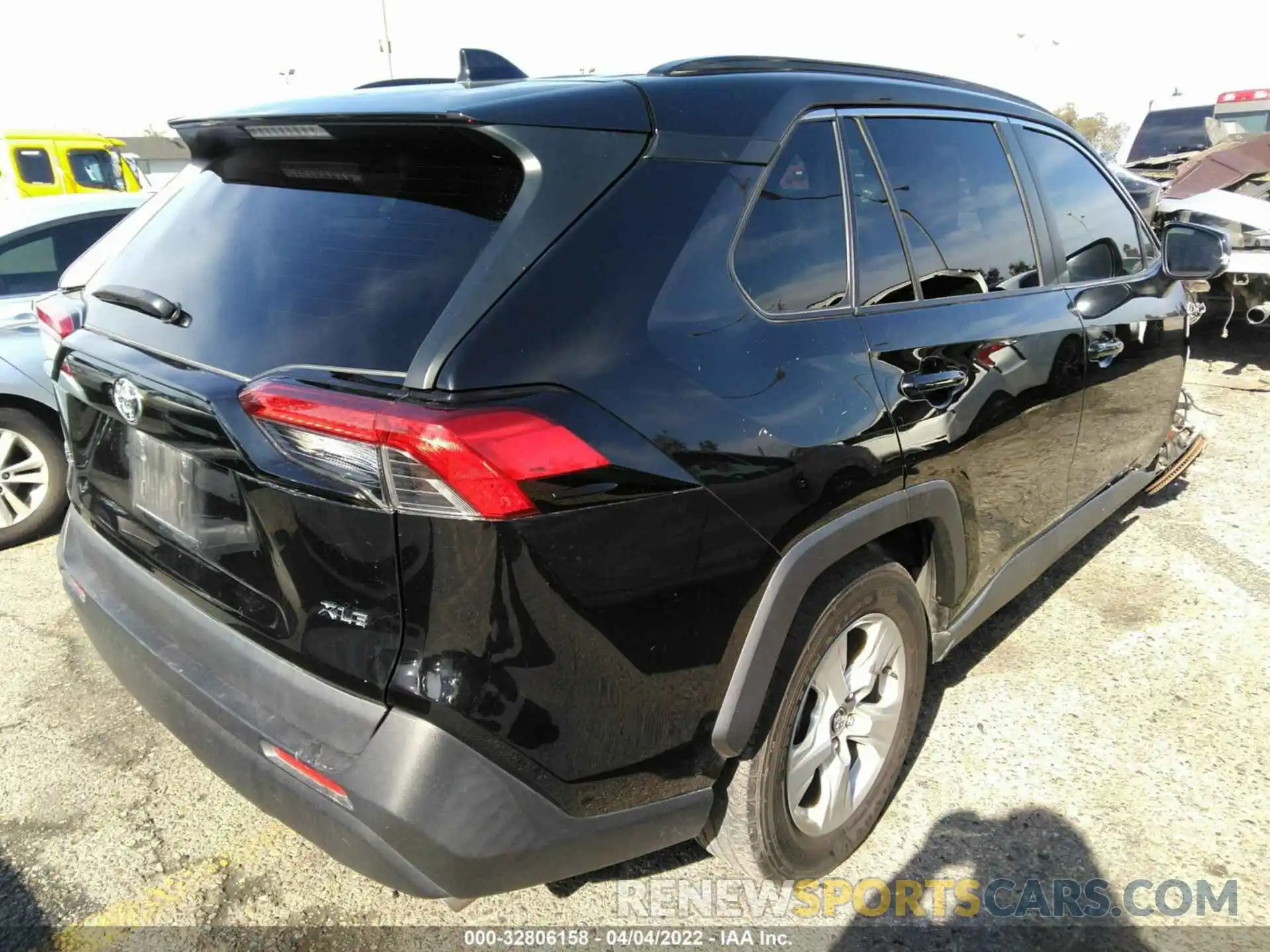 4 Photograph of a damaged car 2T3W1RFV1KW013160 TOYOTA RAV4 2019