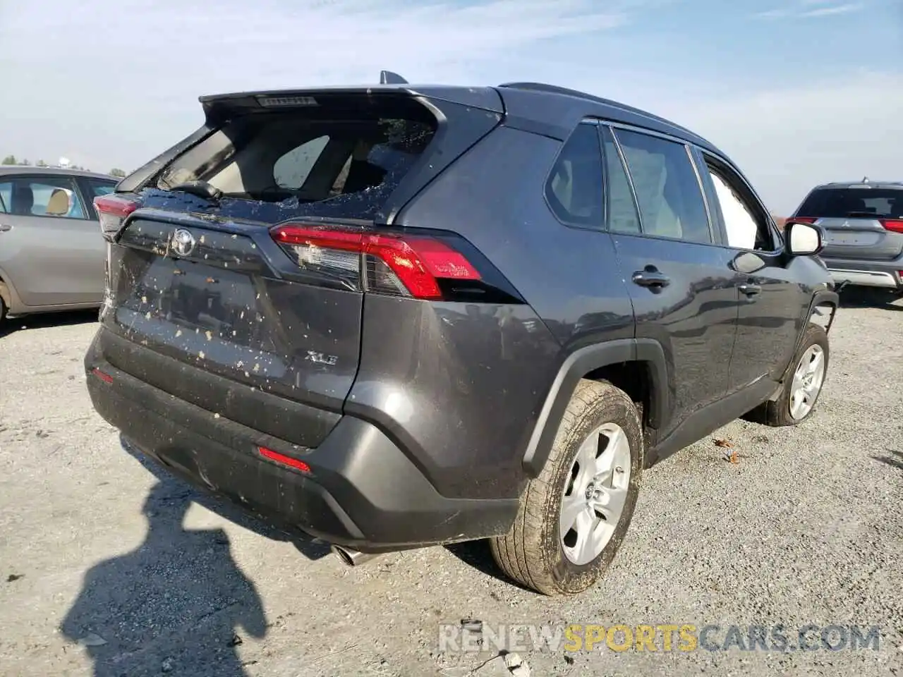 4 Photograph of a damaged car 2T3W1RFV1KW013904 TOYOTA RAV4 2019