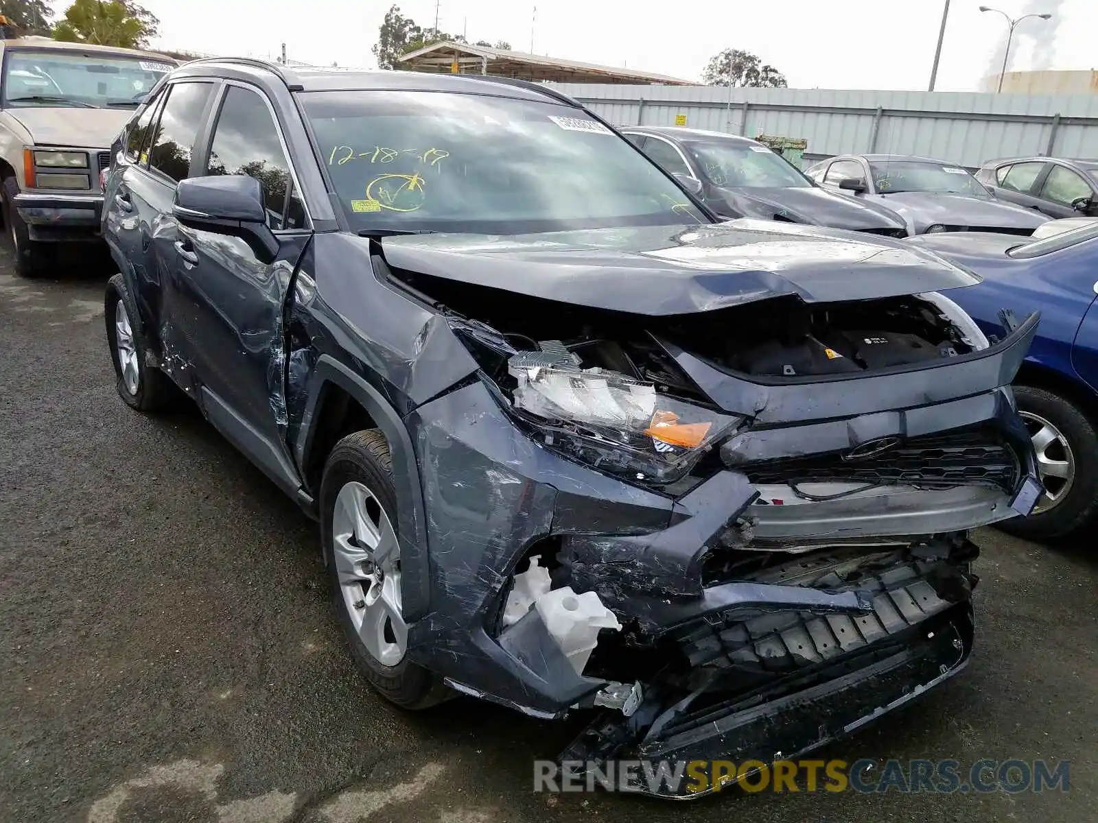 1 Photograph of a damaged car 2T3W1RFV1KW014289 TOYOTA RAV4 2019