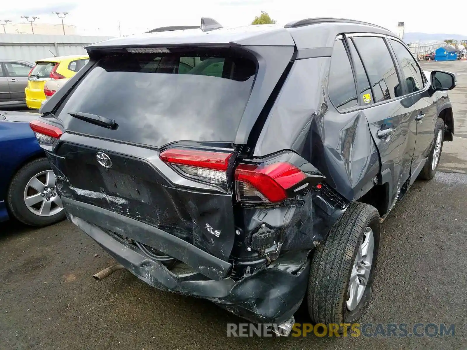 4 Photograph of a damaged car 2T3W1RFV1KW014289 TOYOTA RAV4 2019