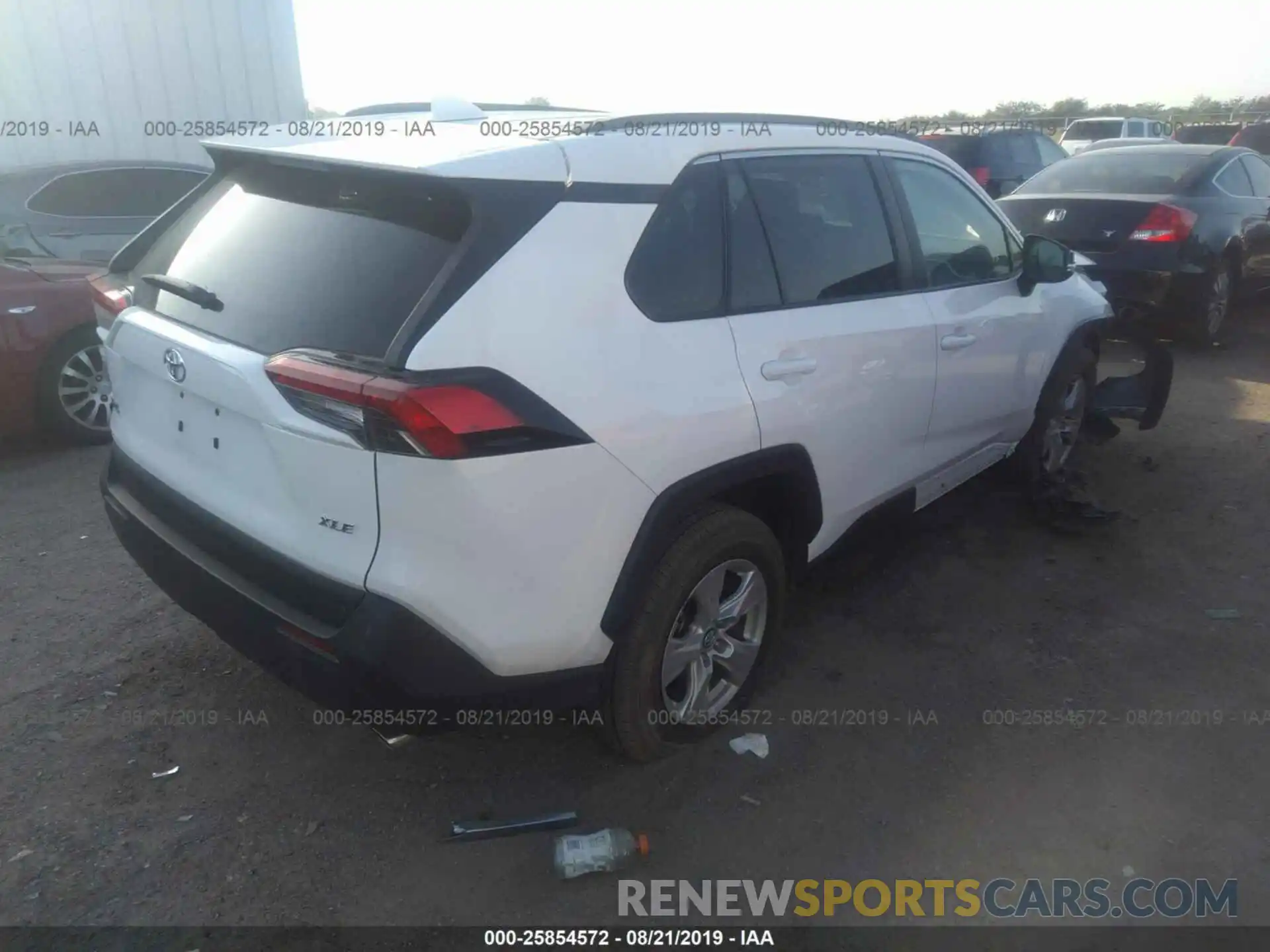 4 Photograph of a damaged car 2T3W1RFV1KW014311 TOYOTA RAV4 2019