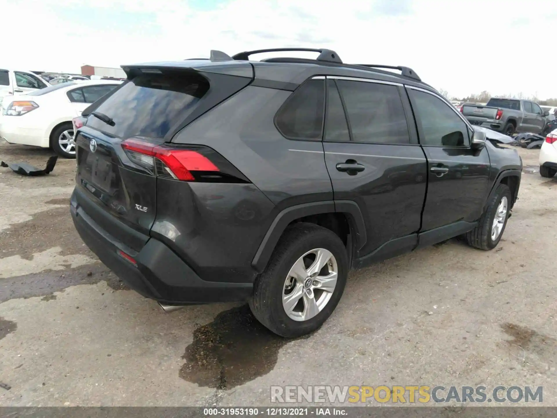 4 Photograph of a damaged car 2T3W1RFV1KW017757 TOYOTA RAV4 2019