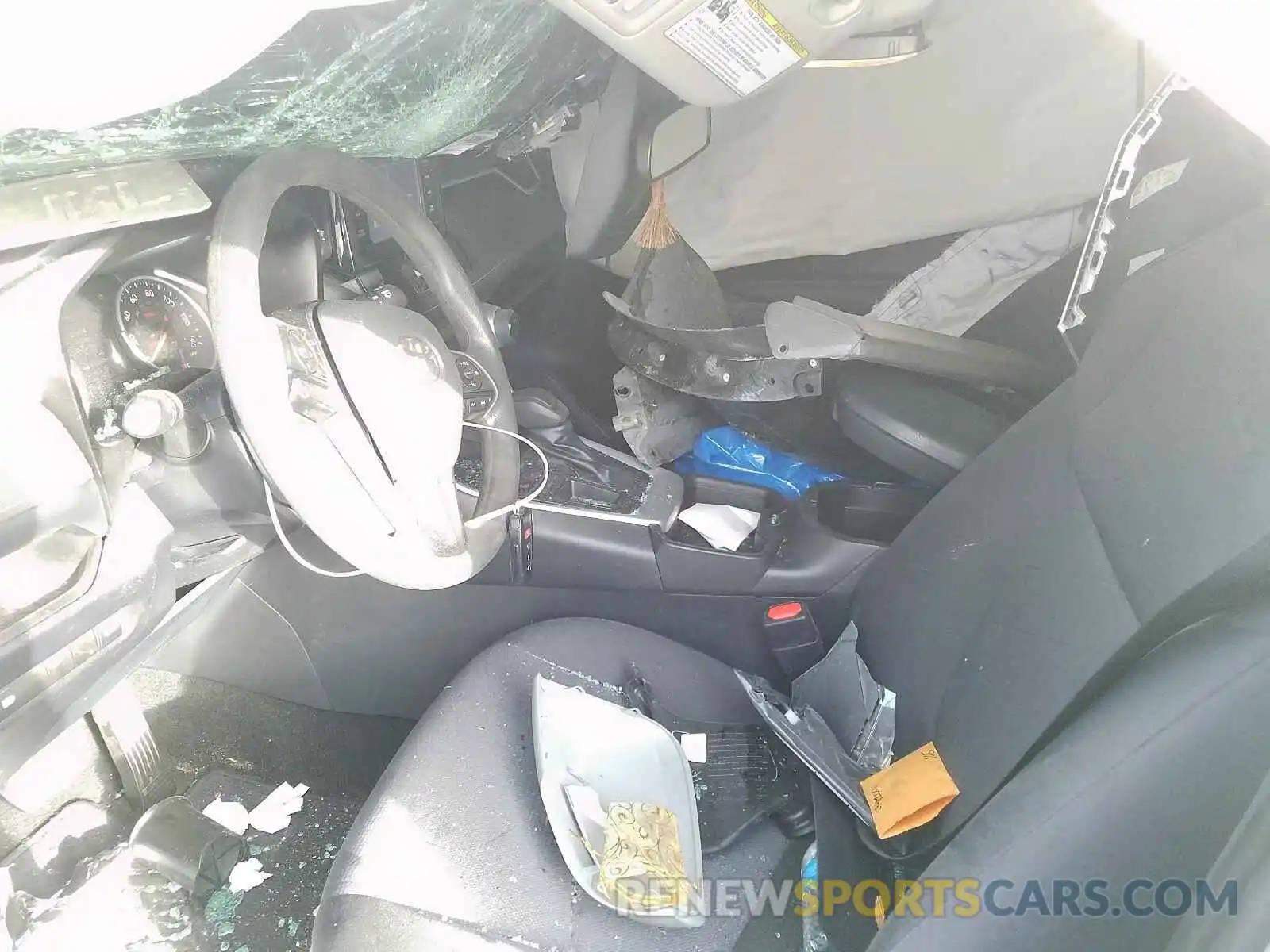 5 Photograph of a damaged car 2T3W1RFV1KW018469 TOYOTA RAV4 2019