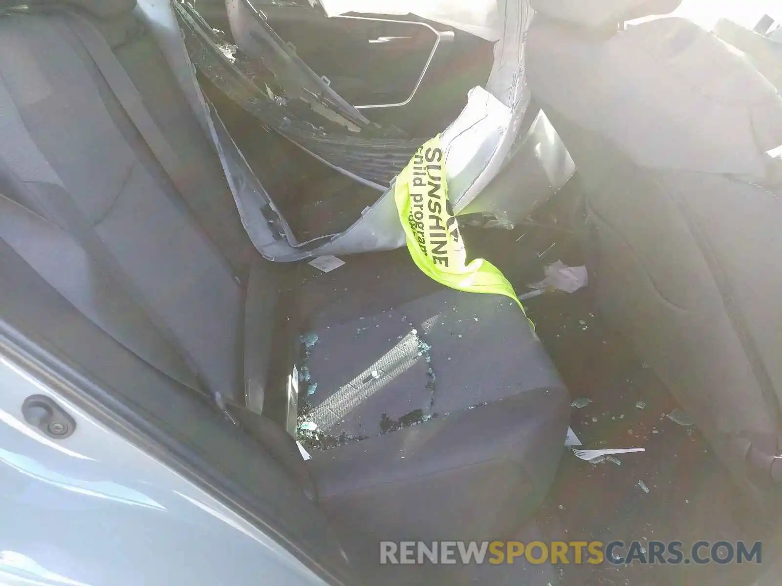 6 Photograph of a damaged car 2T3W1RFV1KW018469 TOYOTA RAV4 2019