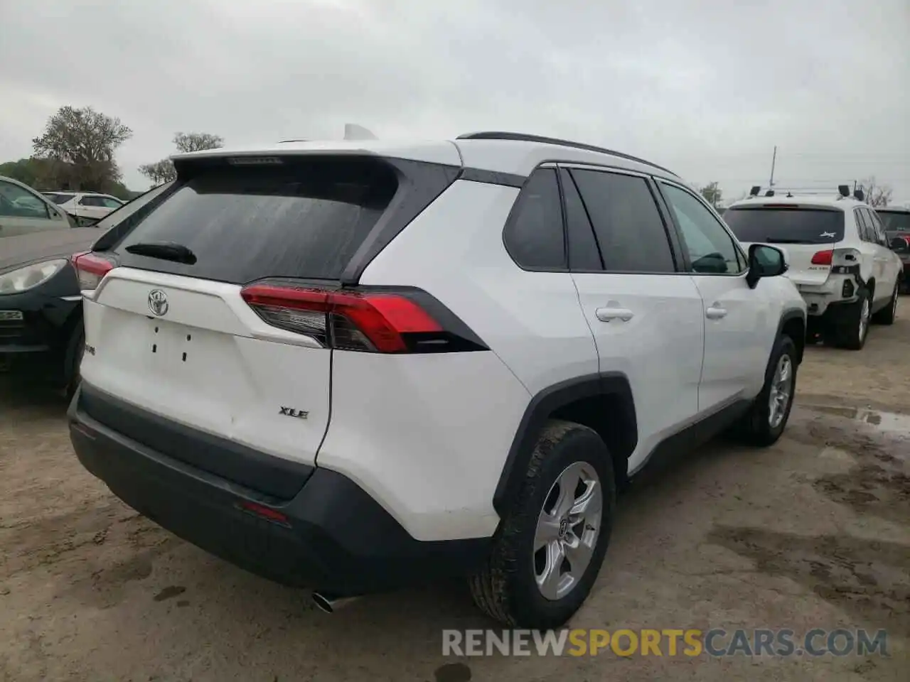 4 Photograph of a damaged car 2T3W1RFV1KW019931 TOYOTA RAV4 2019