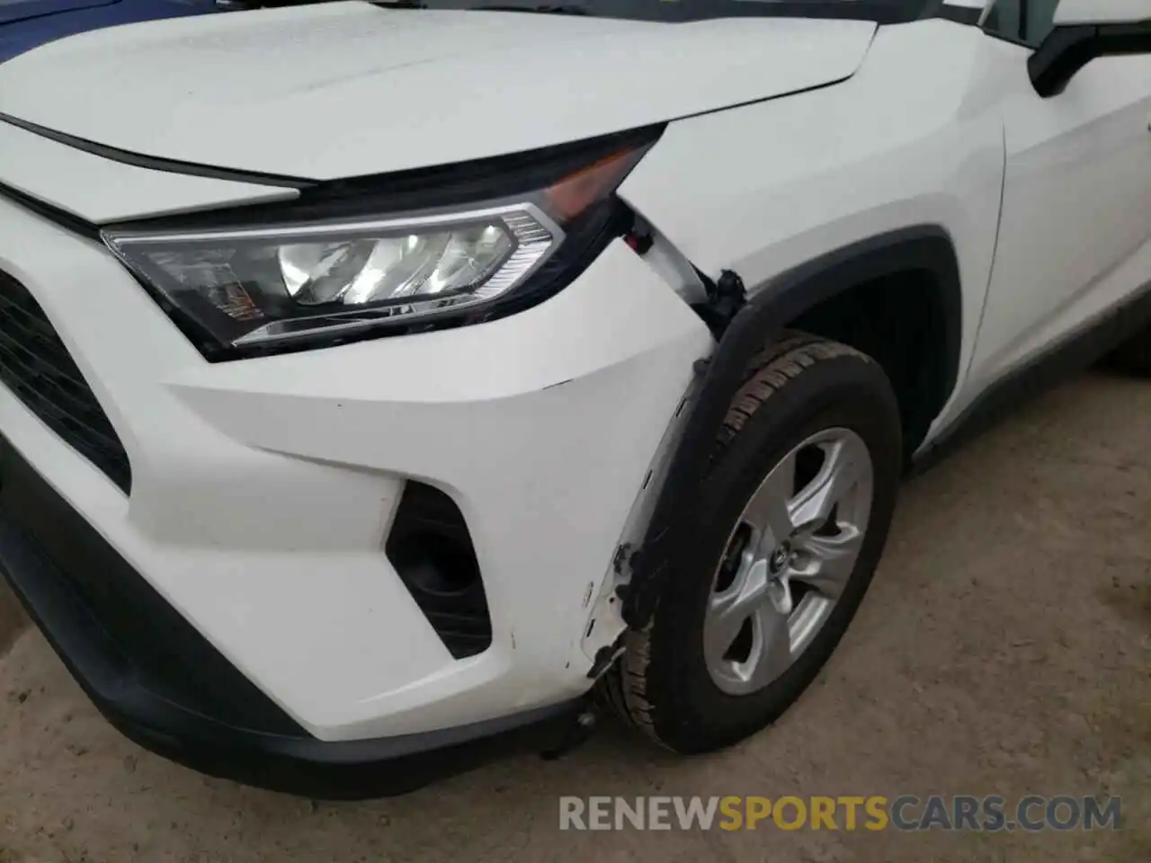 9 Photograph of a damaged car 2T3W1RFV1KW019931 TOYOTA RAV4 2019