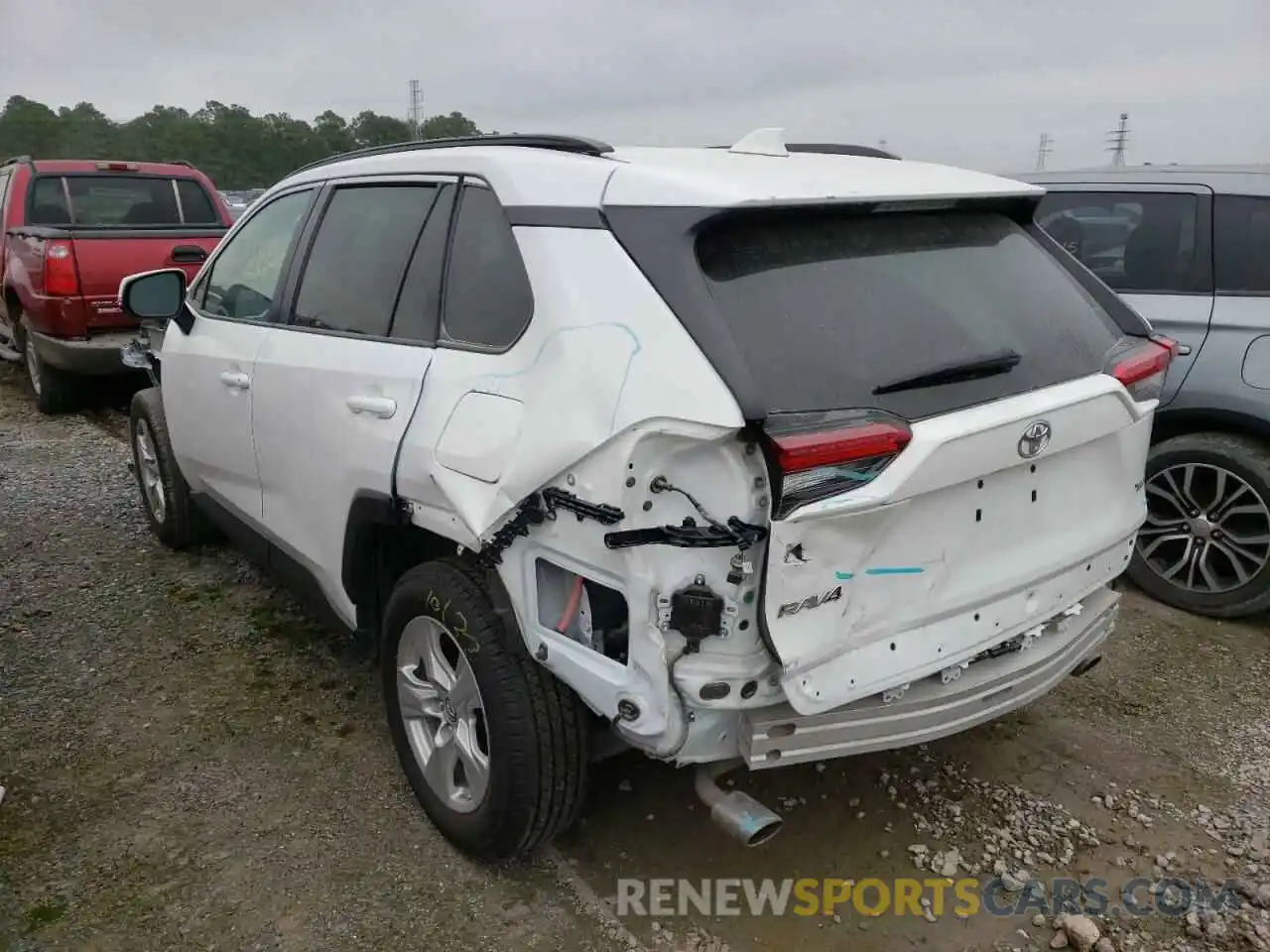 3 Photograph of a damaged car 2T3W1RFV1KW019962 TOYOTA RAV4 2019