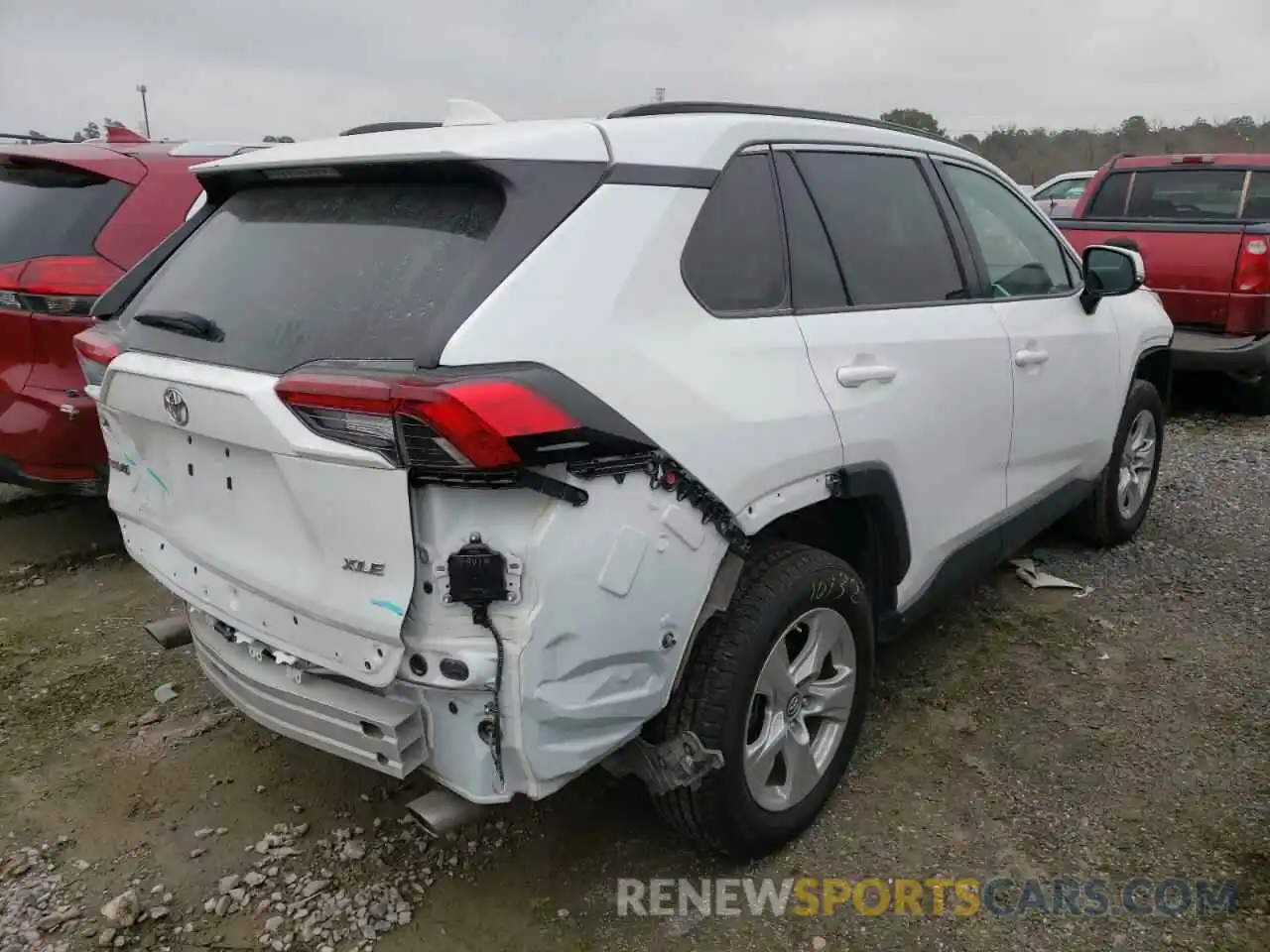 4 Photograph of a damaged car 2T3W1RFV1KW019962 TOYOTA RAV4 2019