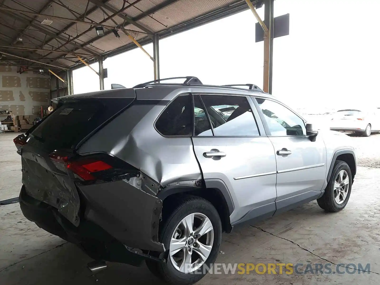 4 Photograph of a damaged car 2T3W1RFV1KW021954 TOYOTA RAV4 2019