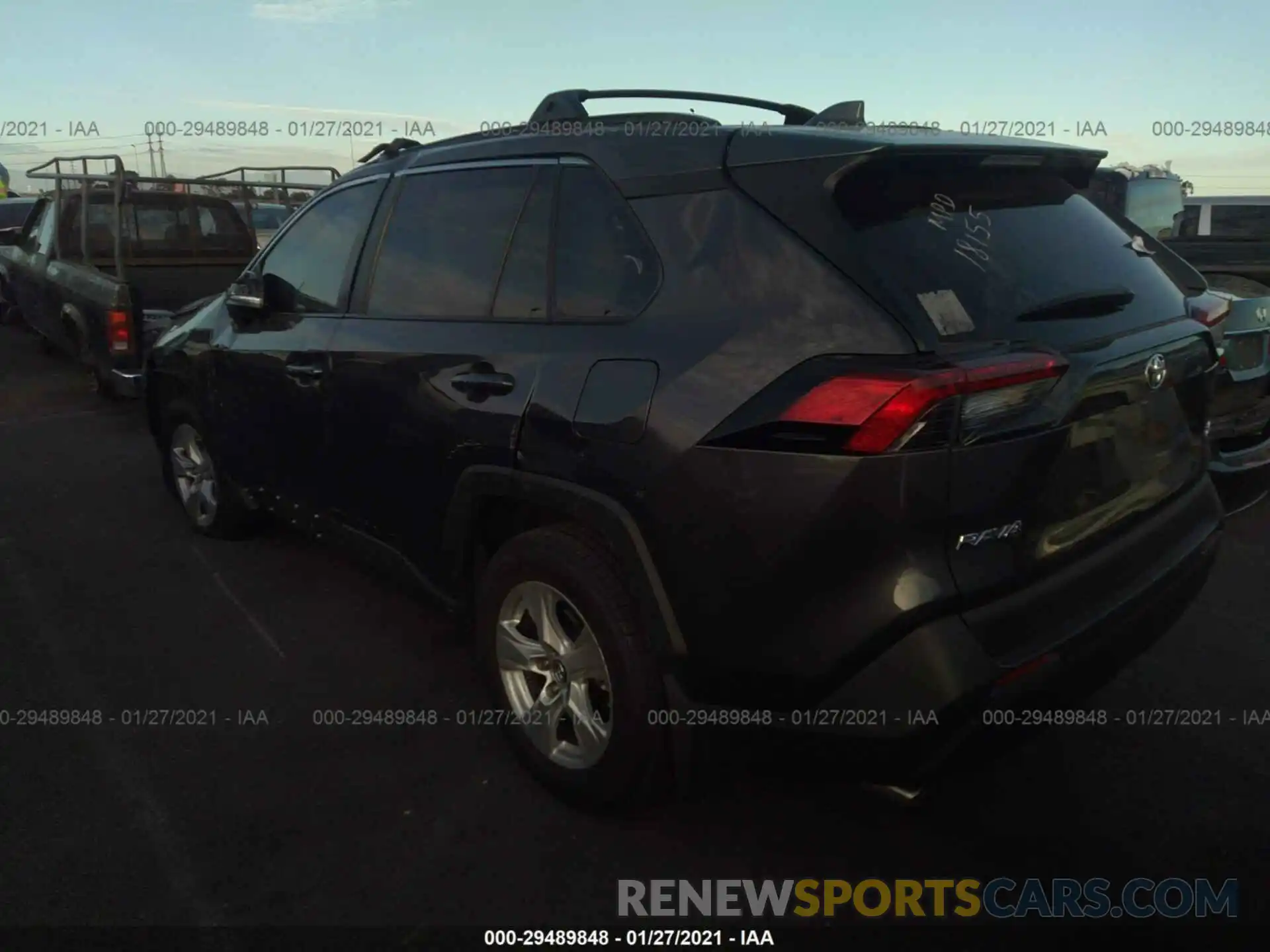 3 Photograph of a damaged car 2T3W1RFV1KW028578 TOYOTA RAV4 2019