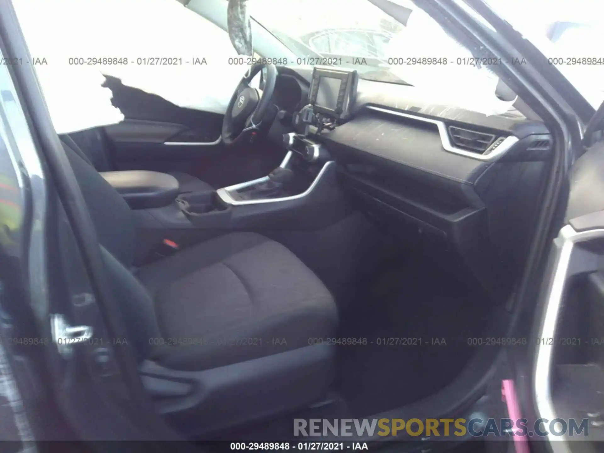 5 Photograph of a damaged car 2T3W1RFV1KW028578 TOYOTA RAV4 2019