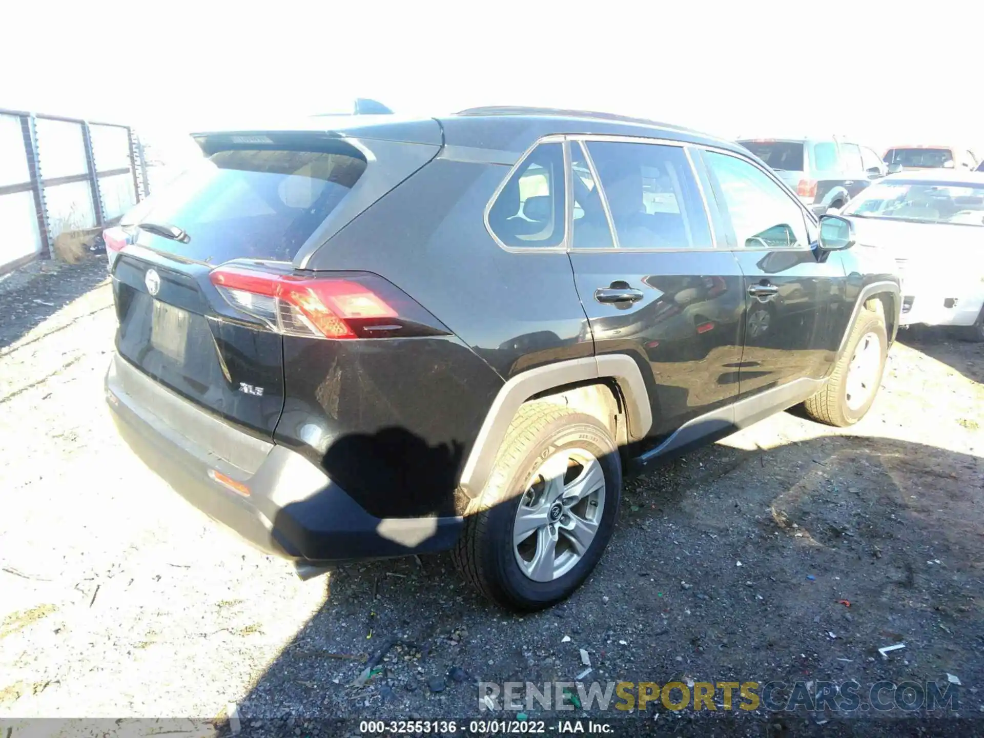 4 Photograph of a damaged car 2T3W1RFV1KW028631 TOYOTA RAV4 2019