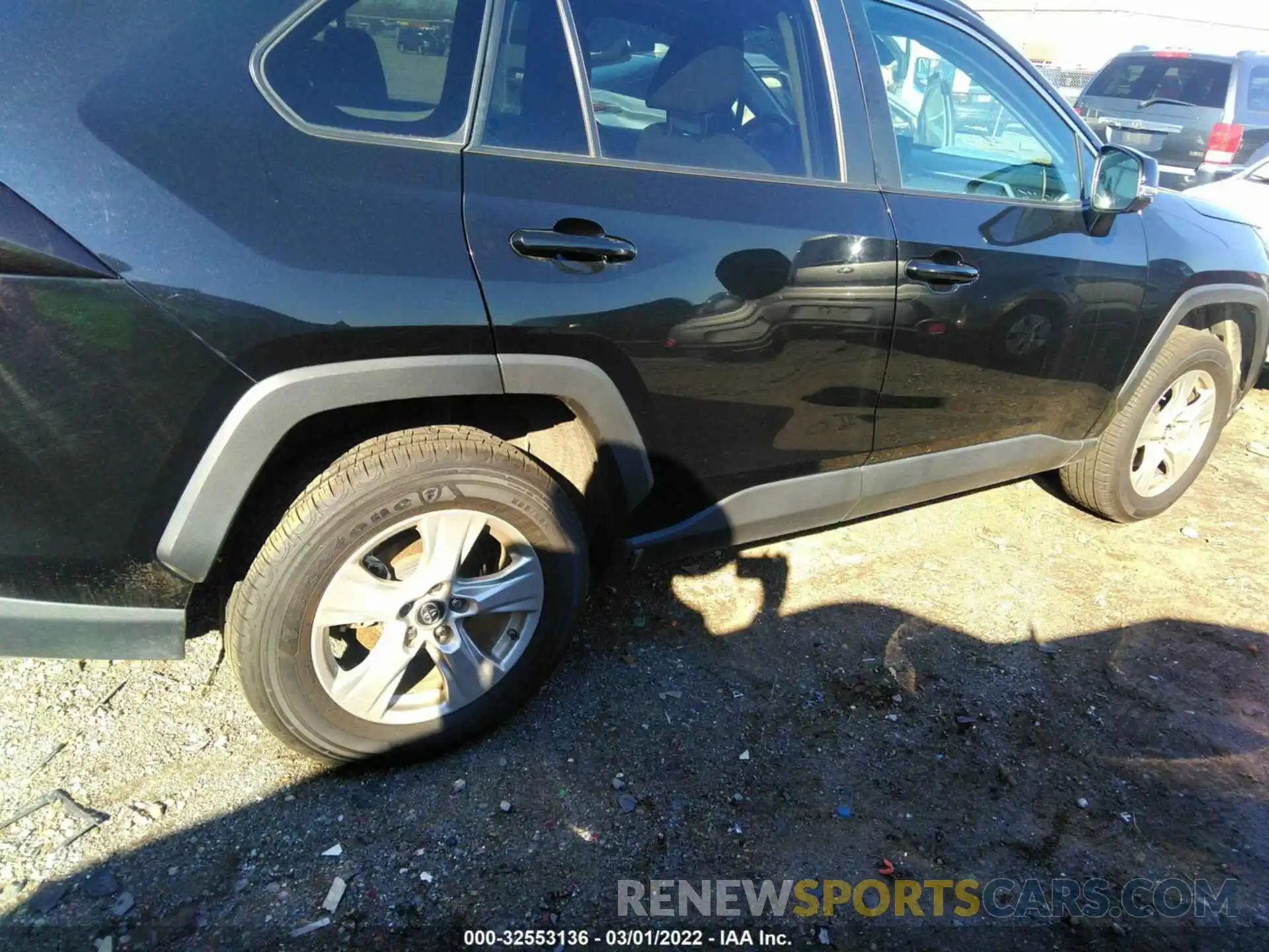 6 Photograph of a damaged car 2T3W1RFV1KW028631 TOYOTA RAV4 2019