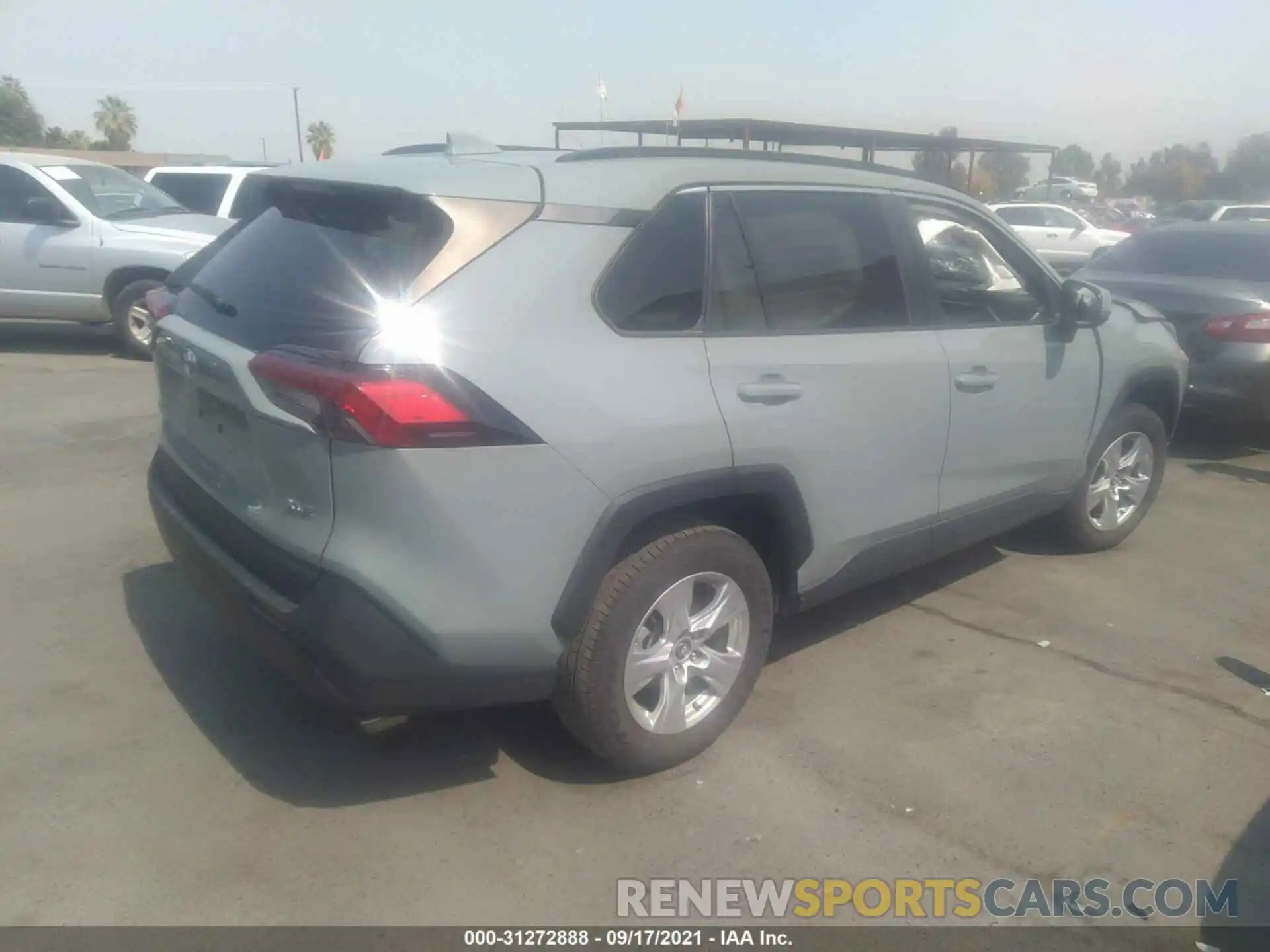 4 Photograph of a damaged car 2T3W1RFV1KW029410 TOYOTA RAV4 2019